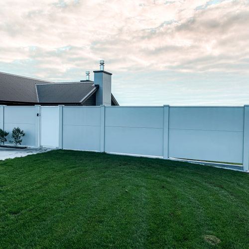 BelAire® Classic Solid Wall Fencing | Panel Fencing
