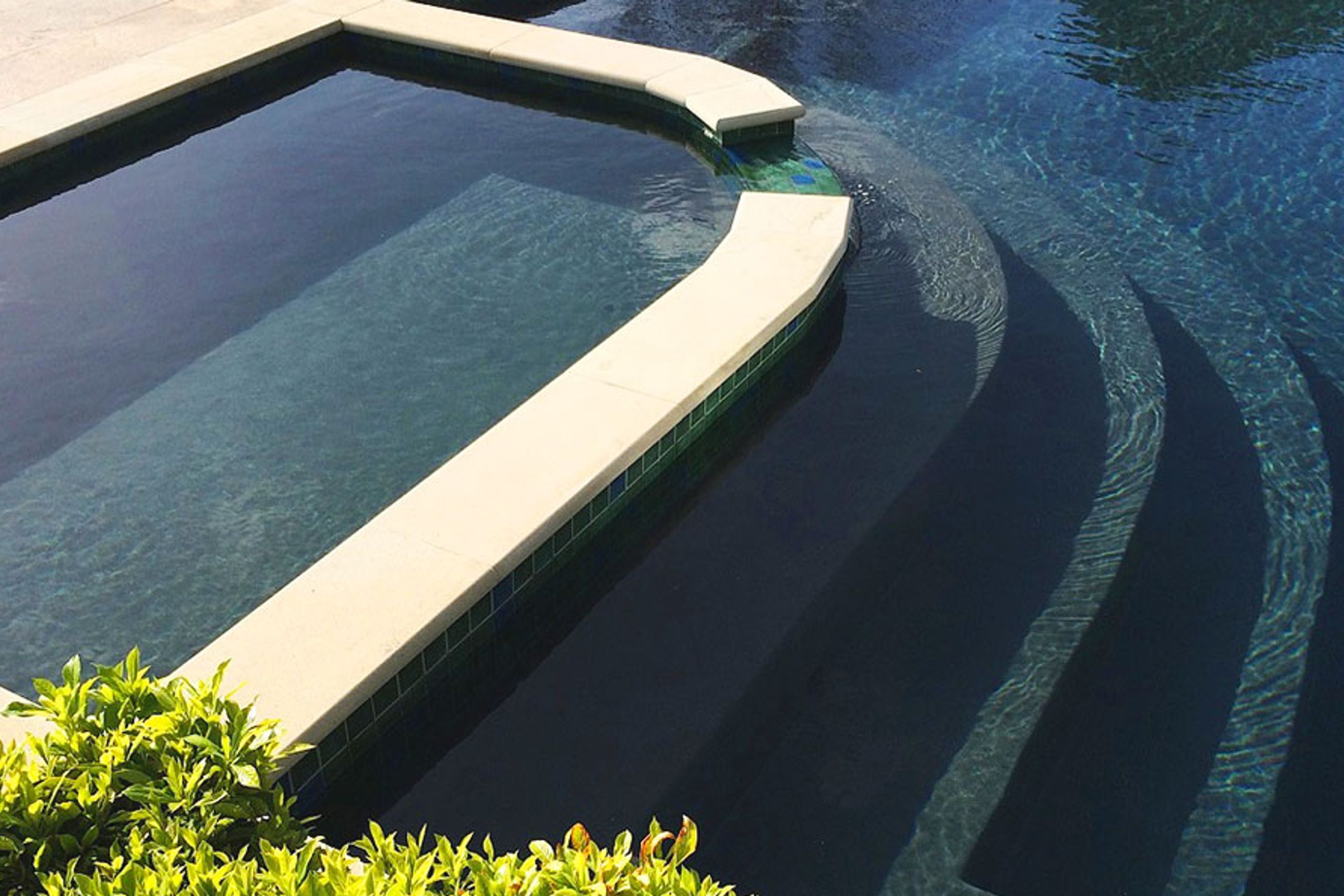 Black Maui Hydrazzo Pool Plaster