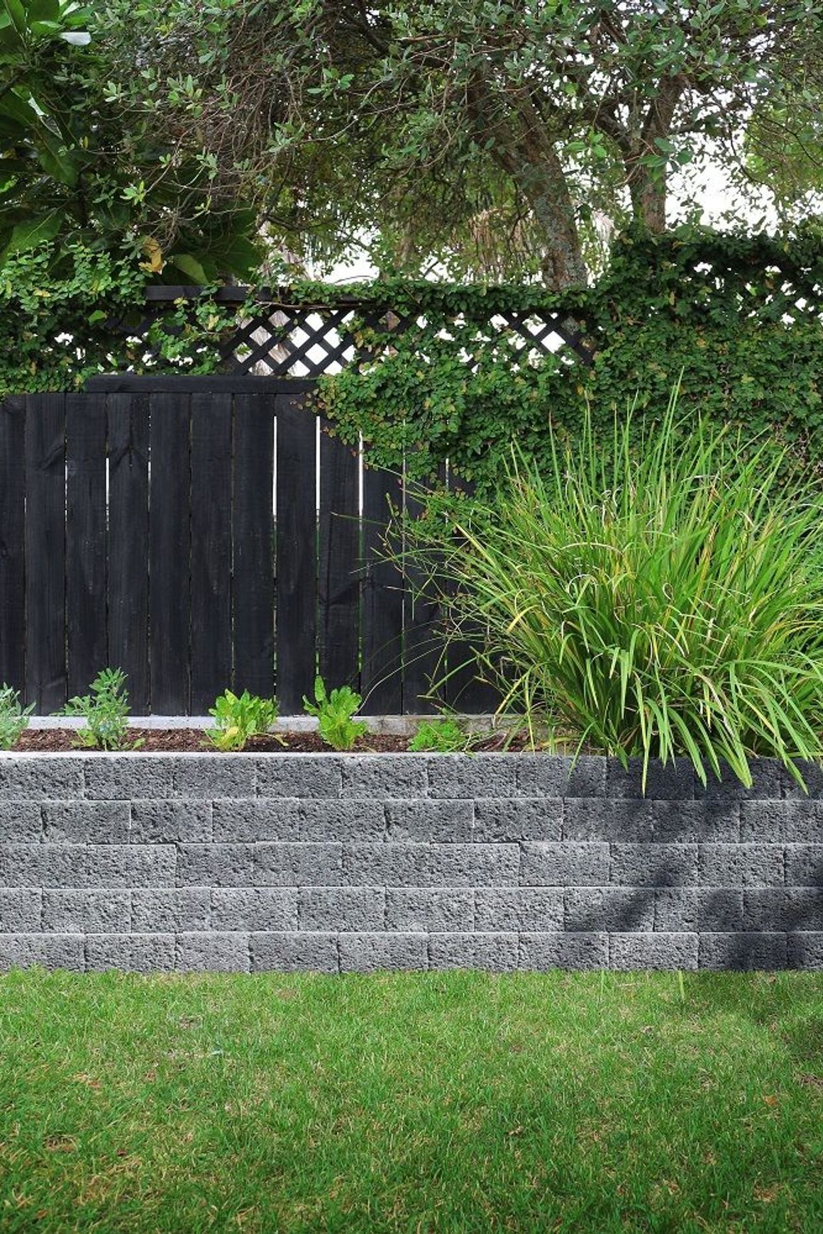 Sedona Stone® Straight Faced | Retaining Walls