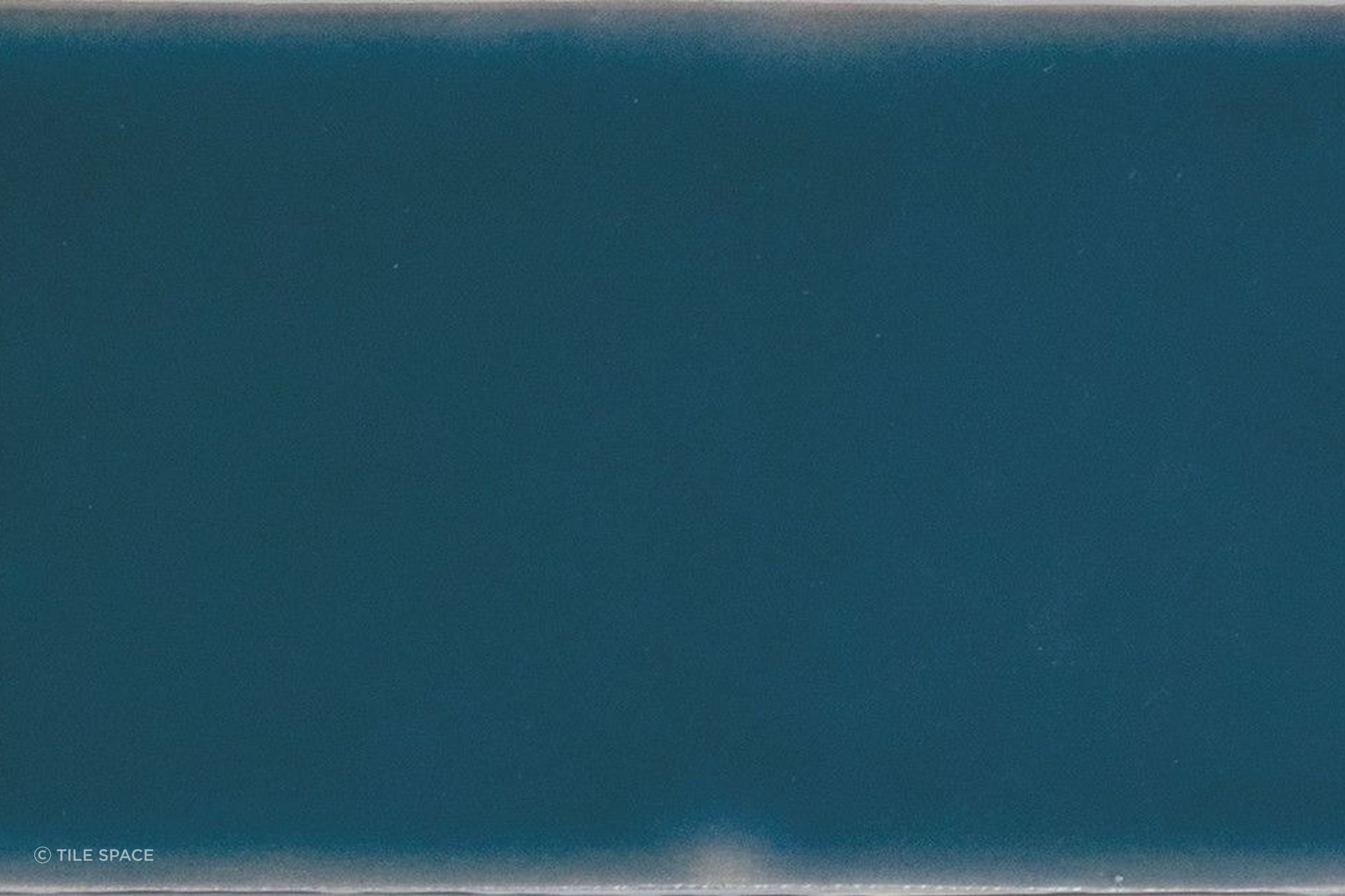 Yoko | Marine Gloss | 62x125