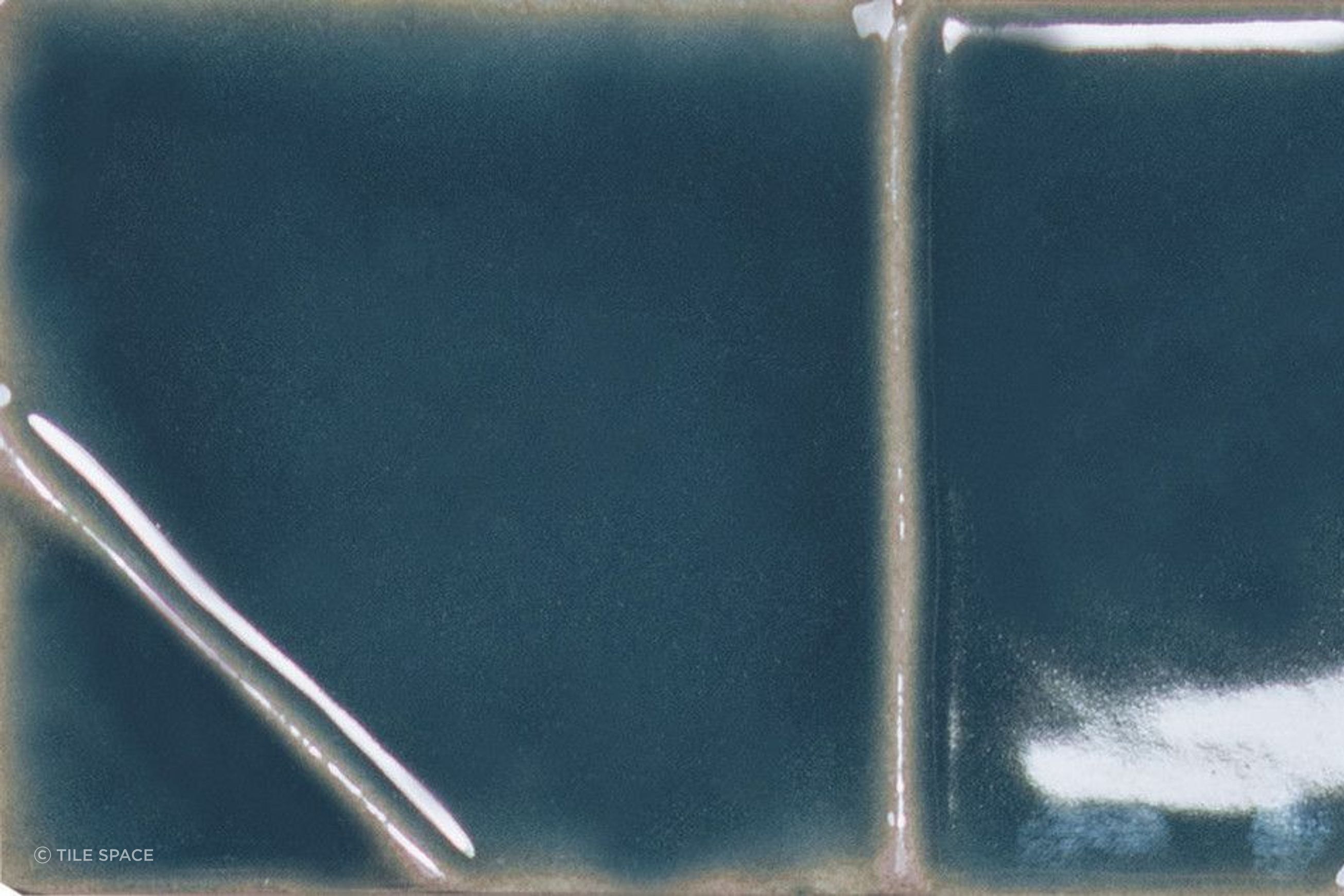 Yoko | Origami Marine Gloss | 62x125