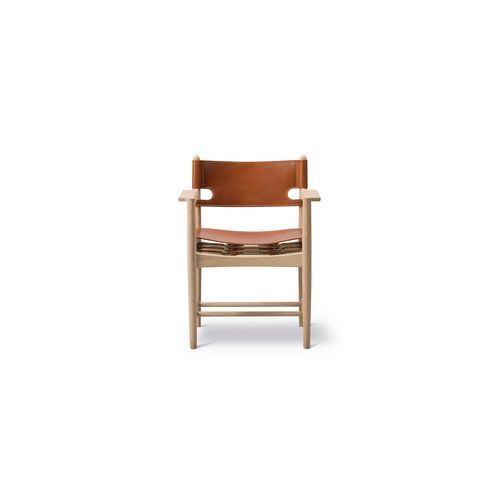 The Spanish Dining Chair with Arms by Fredericia