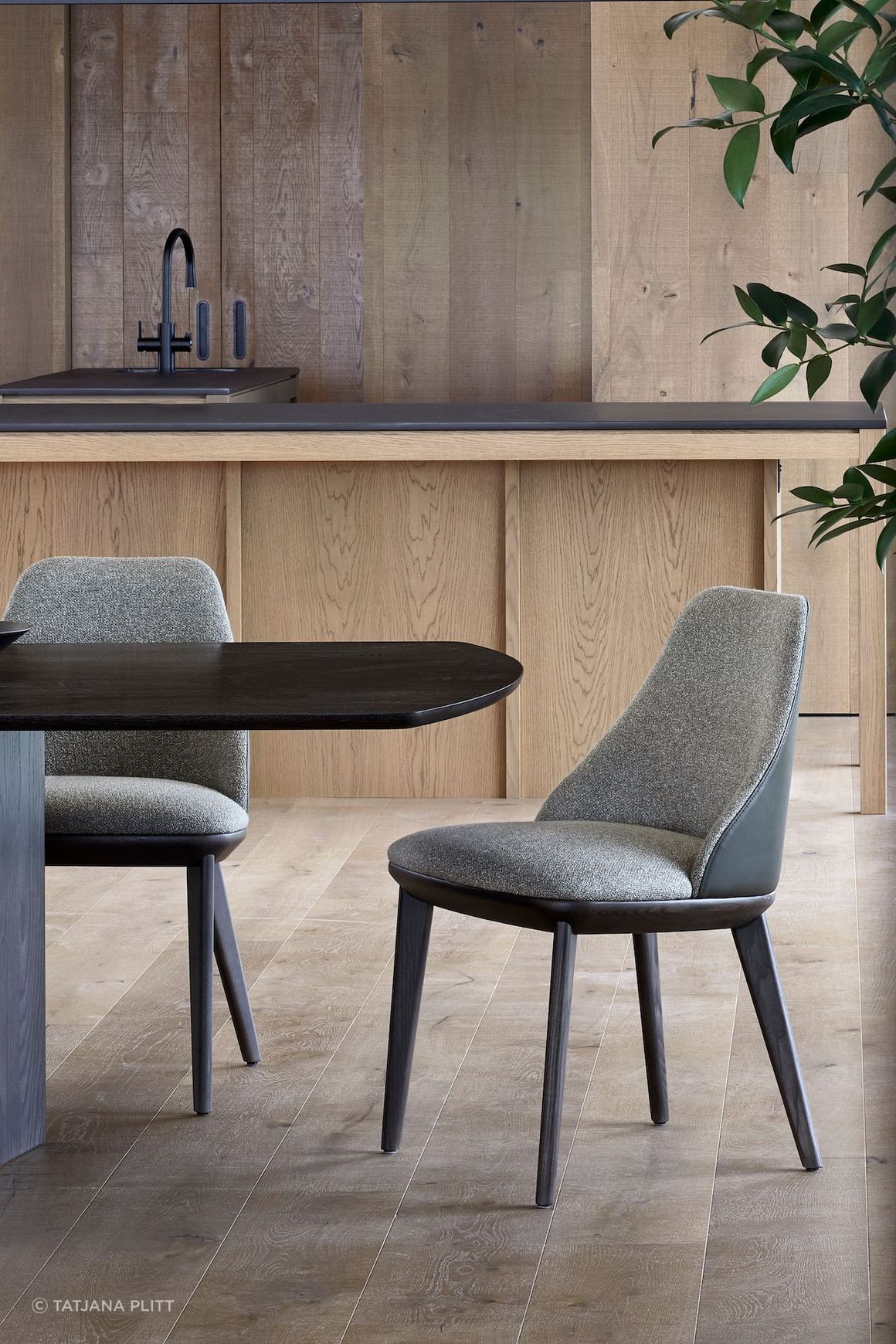 Johannna | High Back Chair