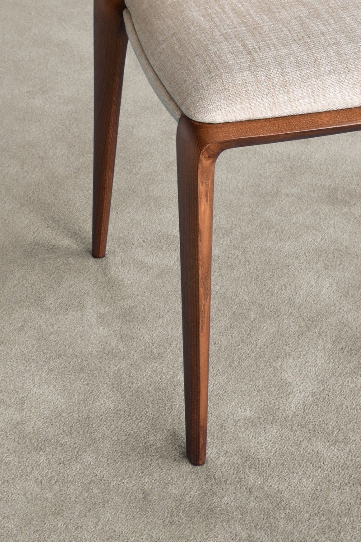 Hiru Dining Chair