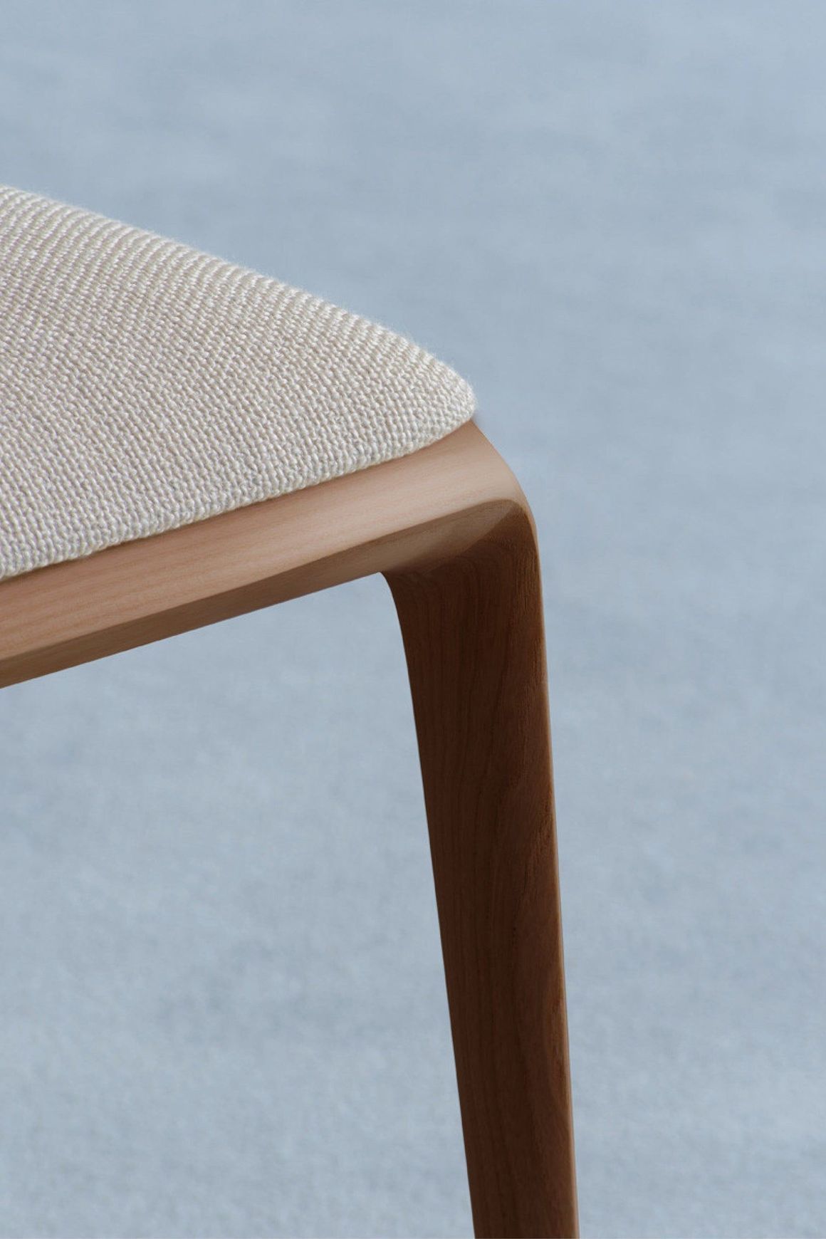 Hiru Dining Chair