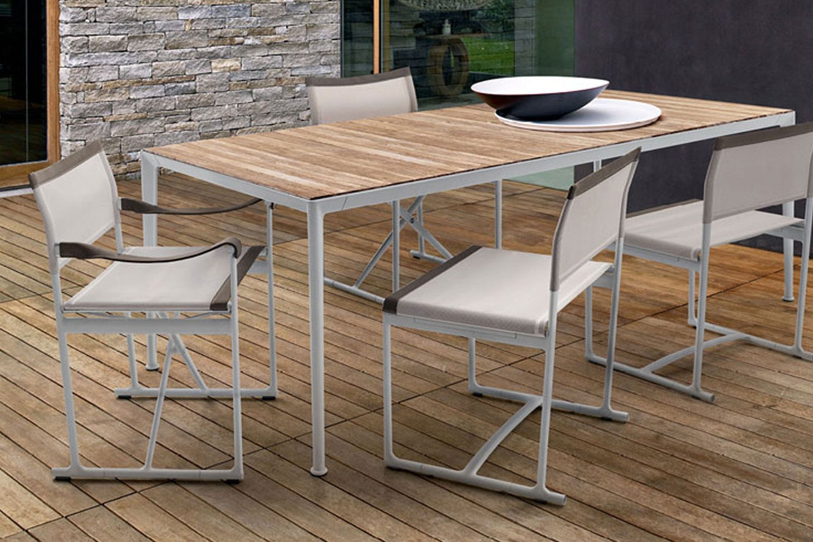 Mirto | Table