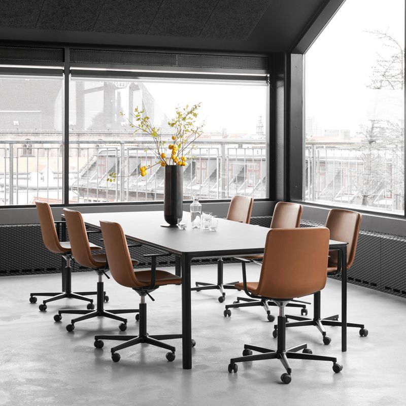 Mesa Table 300 by Fredericia