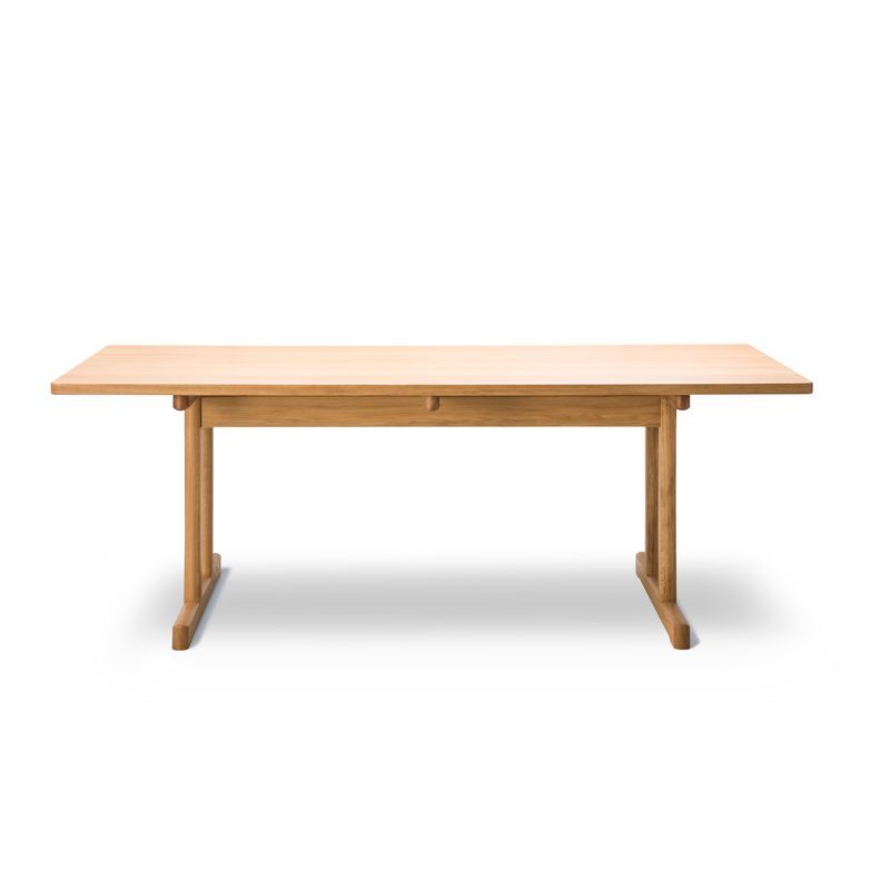 6386 Dining Table by Fredericia