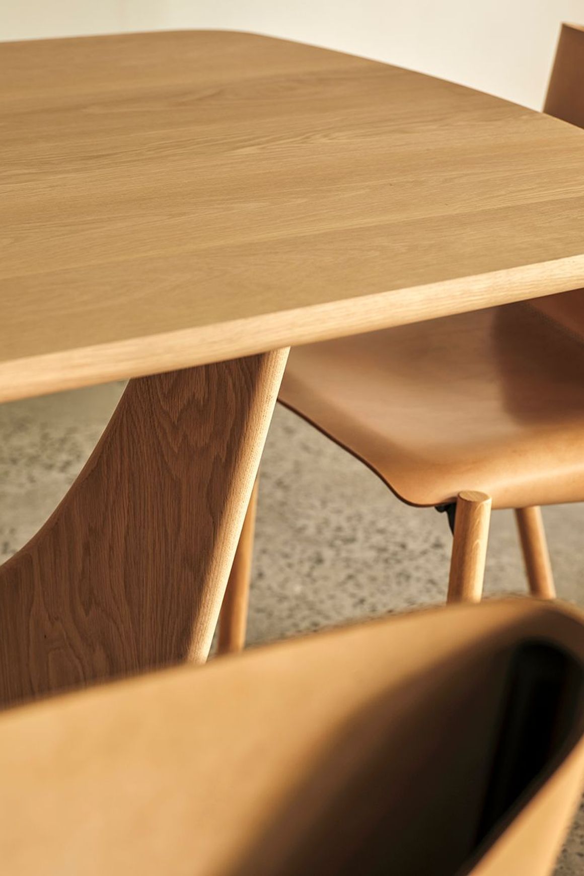 Harlan Dining Table
