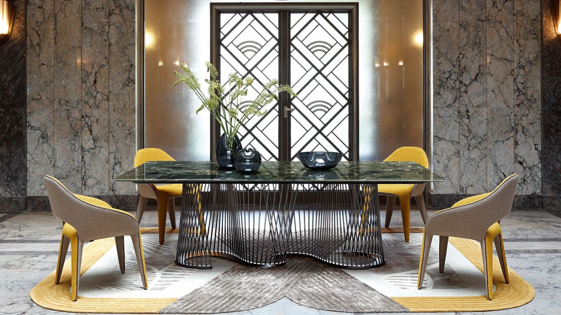 SERPENTINE Dining table