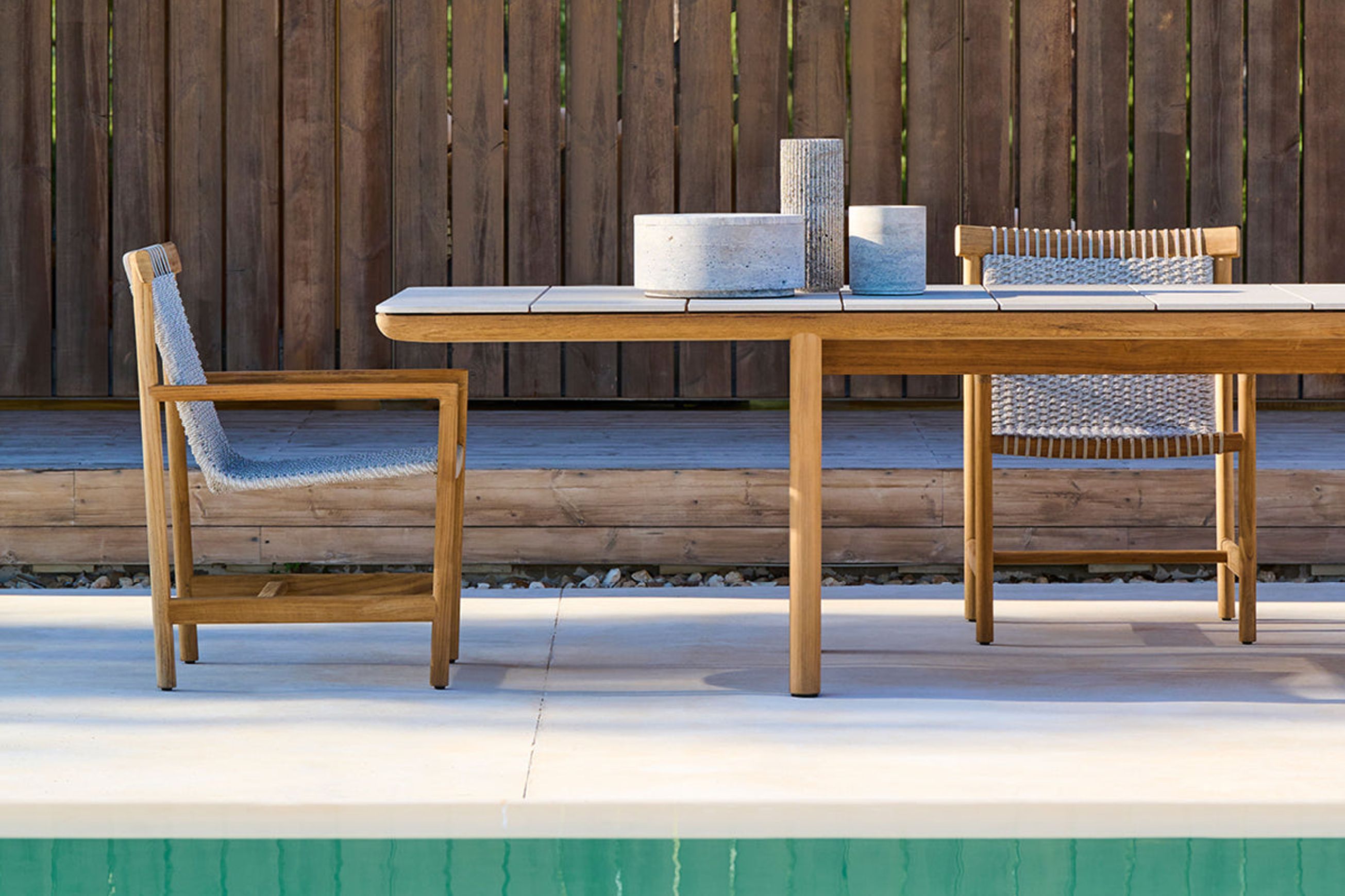 Amanu | Table