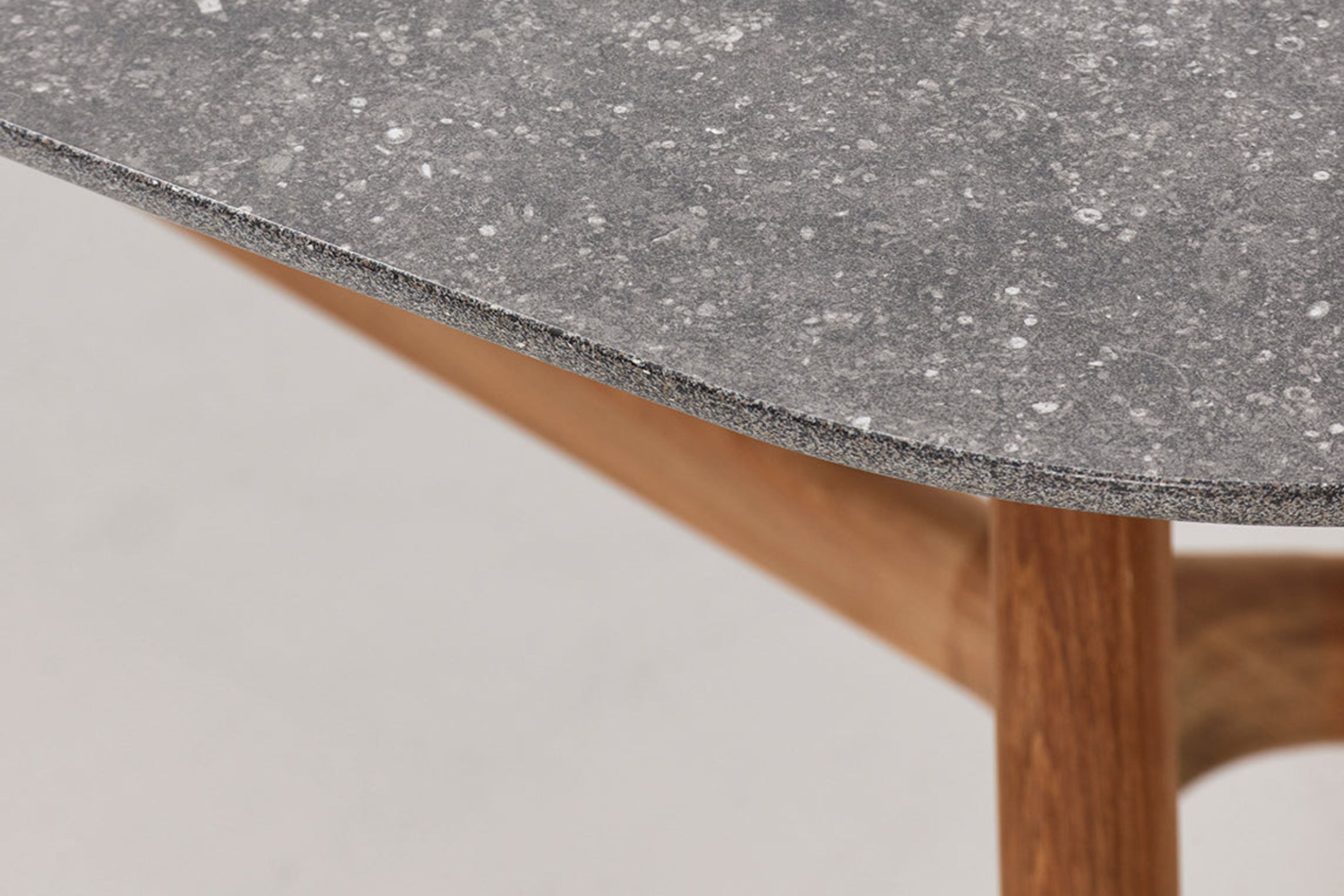 Forrest | Elliptical Ceramic Table