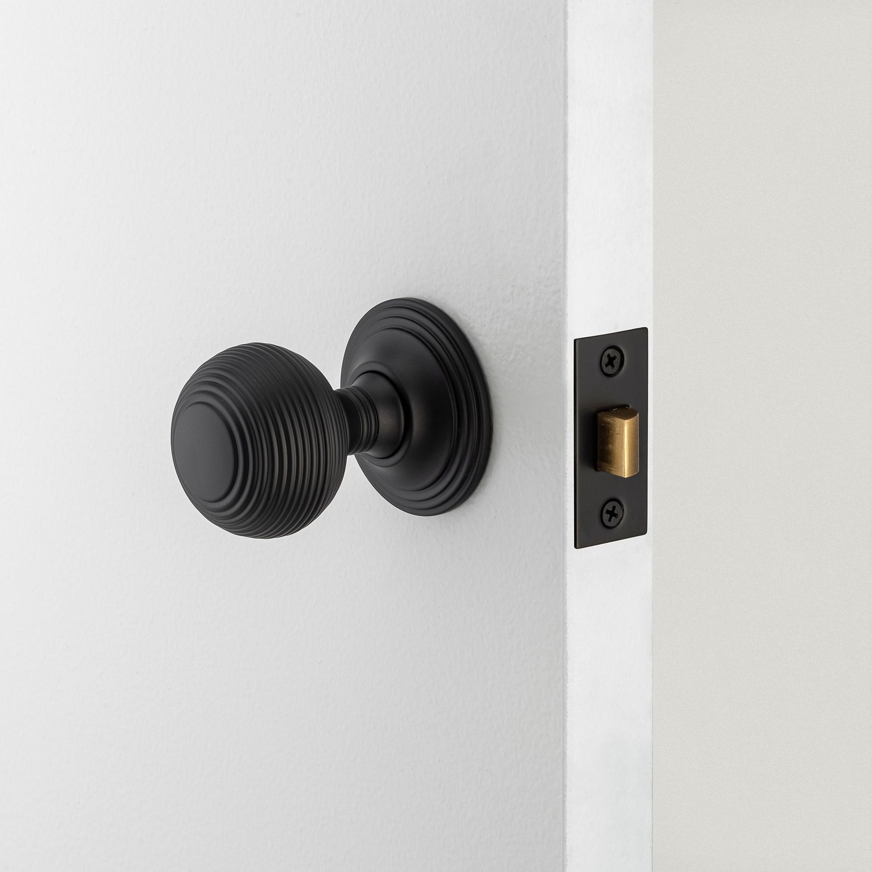 Iver Guildford Door Knob on Round Rose