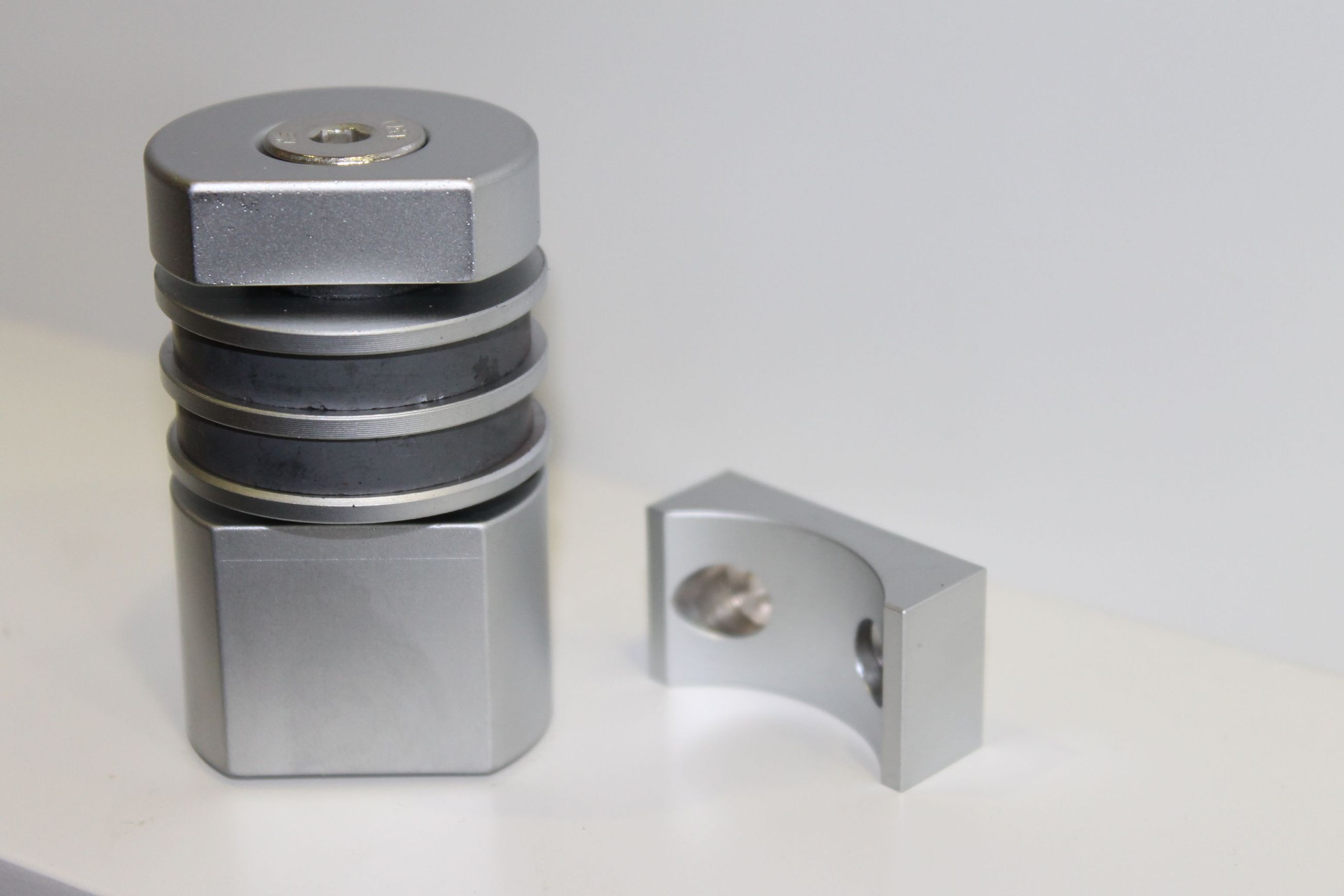 HB700 Series Floor Mounted Magnetic Door Stop