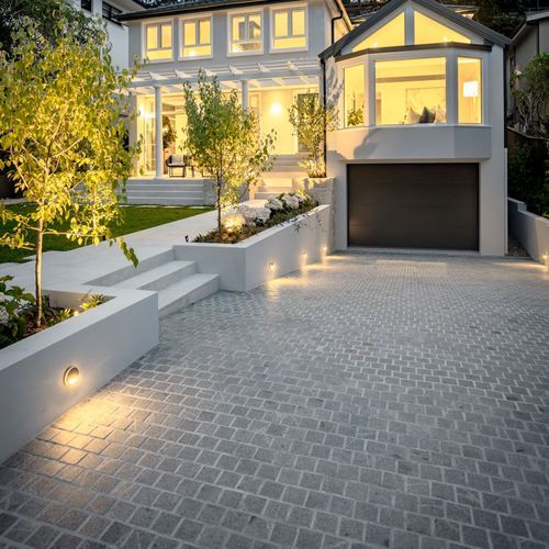 Silhouette Grey Granite Cobblestones