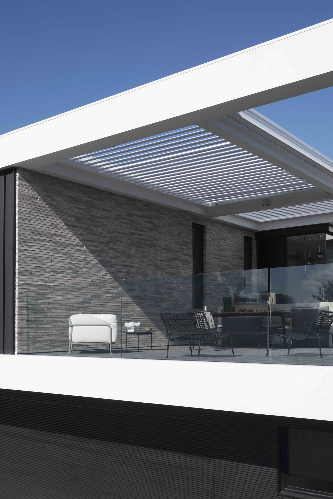 220/35 Slimline Roof Louvre for Opening & Retract Roofs