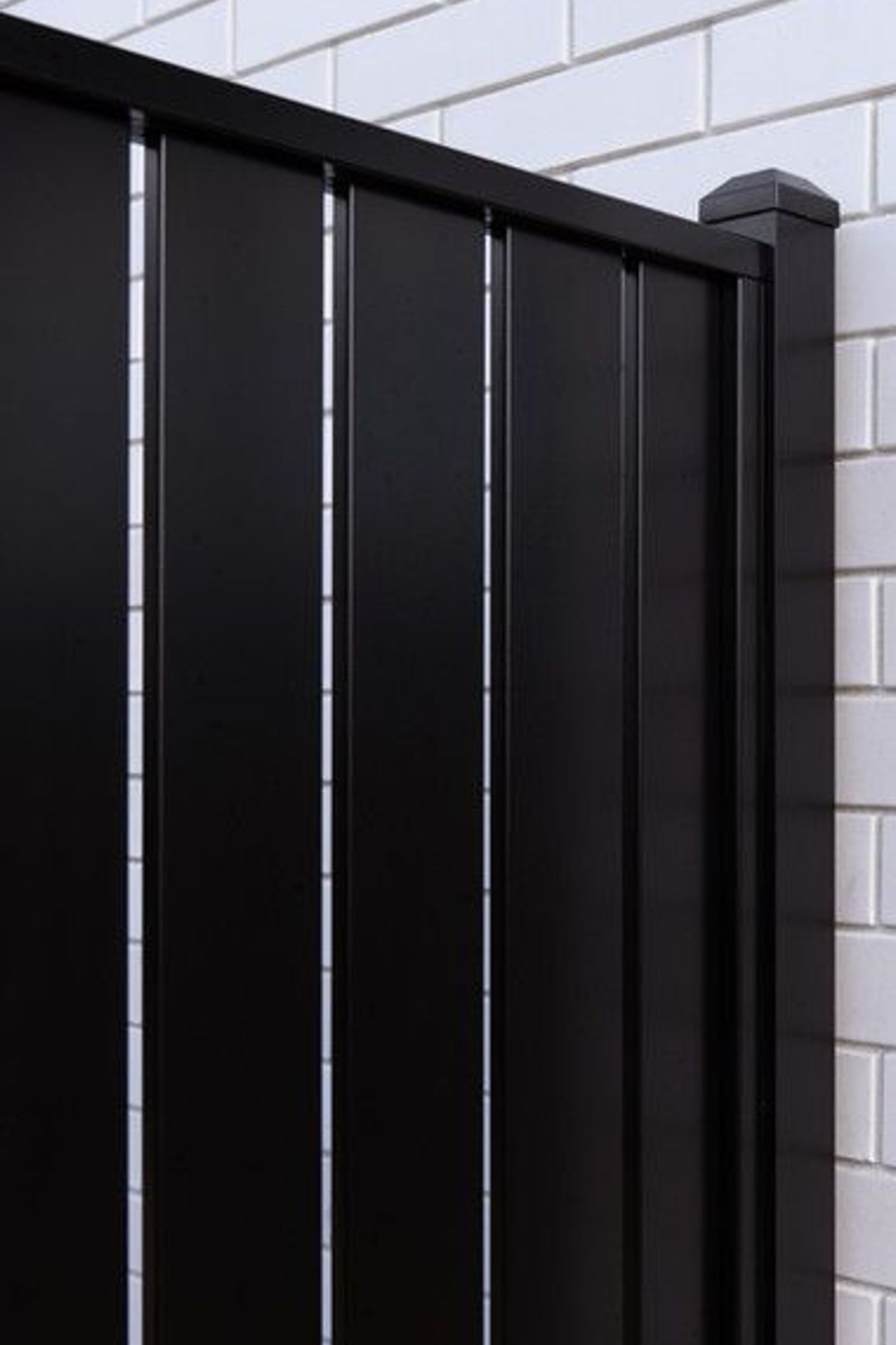 Mako Vertical Slat Fence