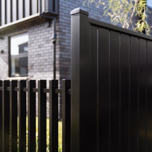 Mako Vertical Slat Fence