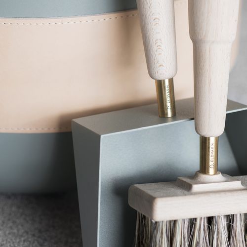 Eldvarm - Shovel & Brush