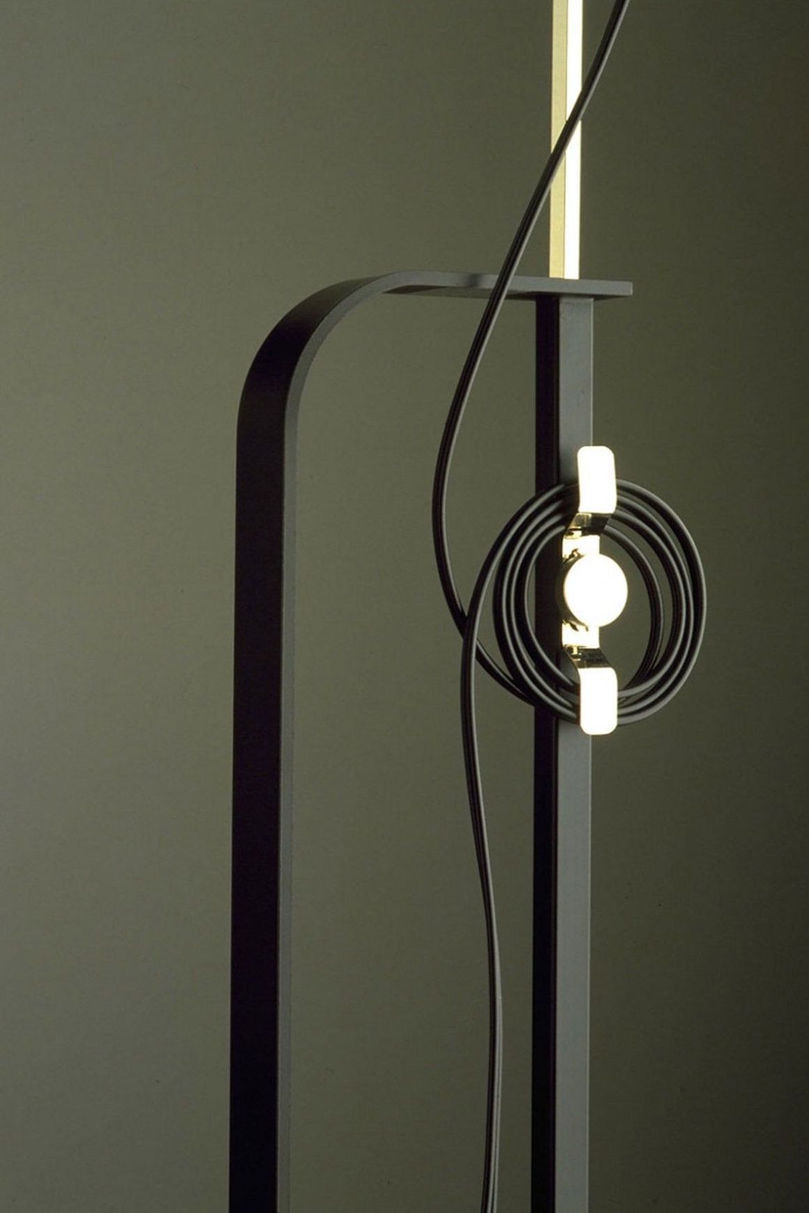 Toio Floor Lamp