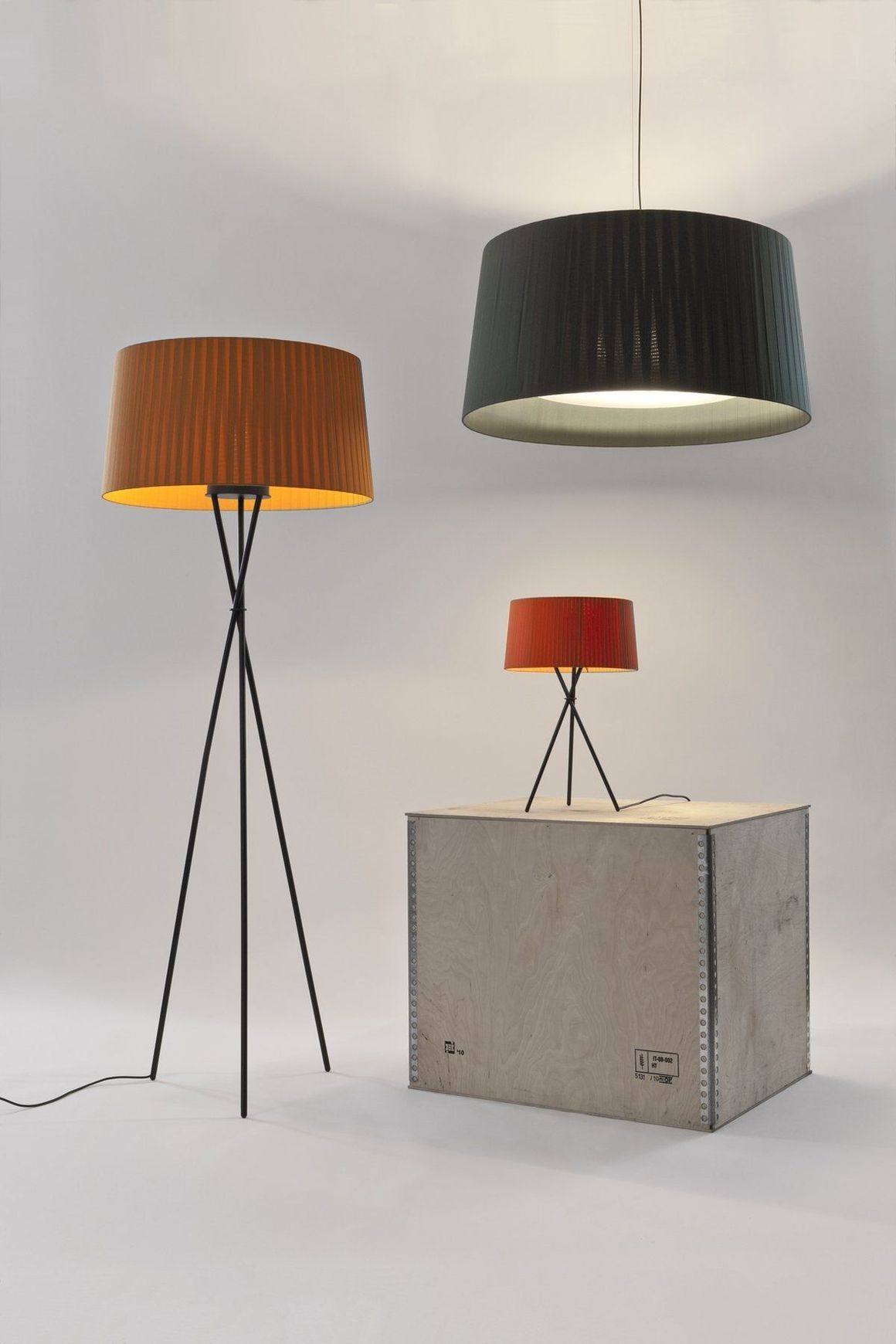 Tripode G5 Floor Lamp