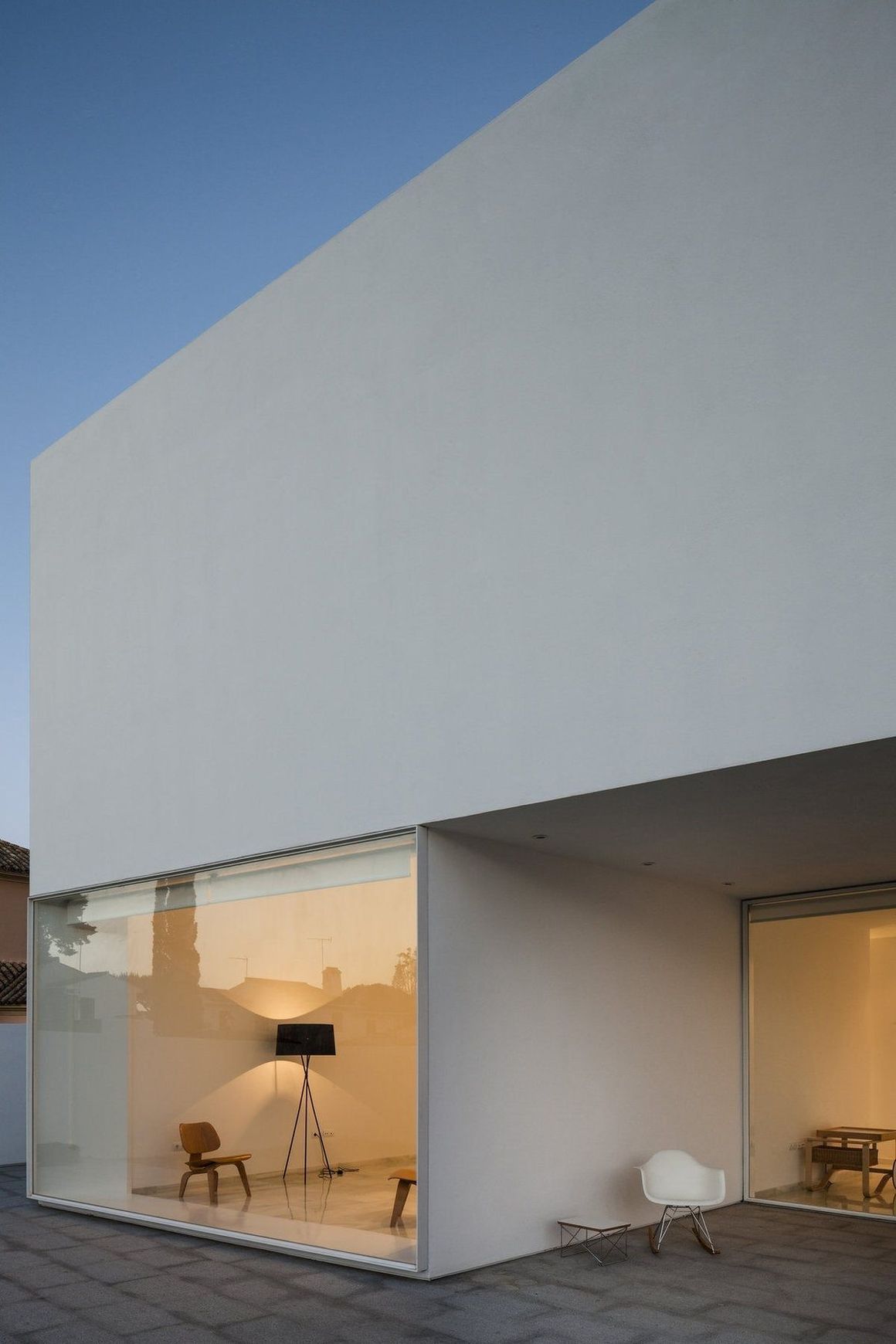 Tripode G5 Floor Lamp