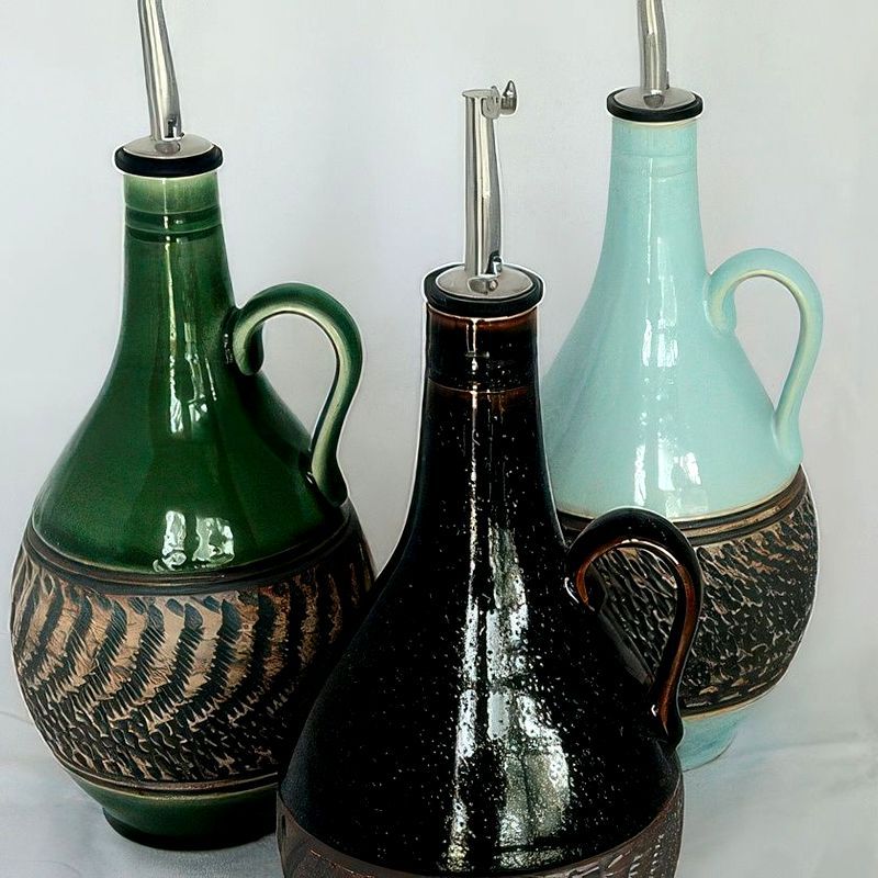 Oil Bottles with Chattering