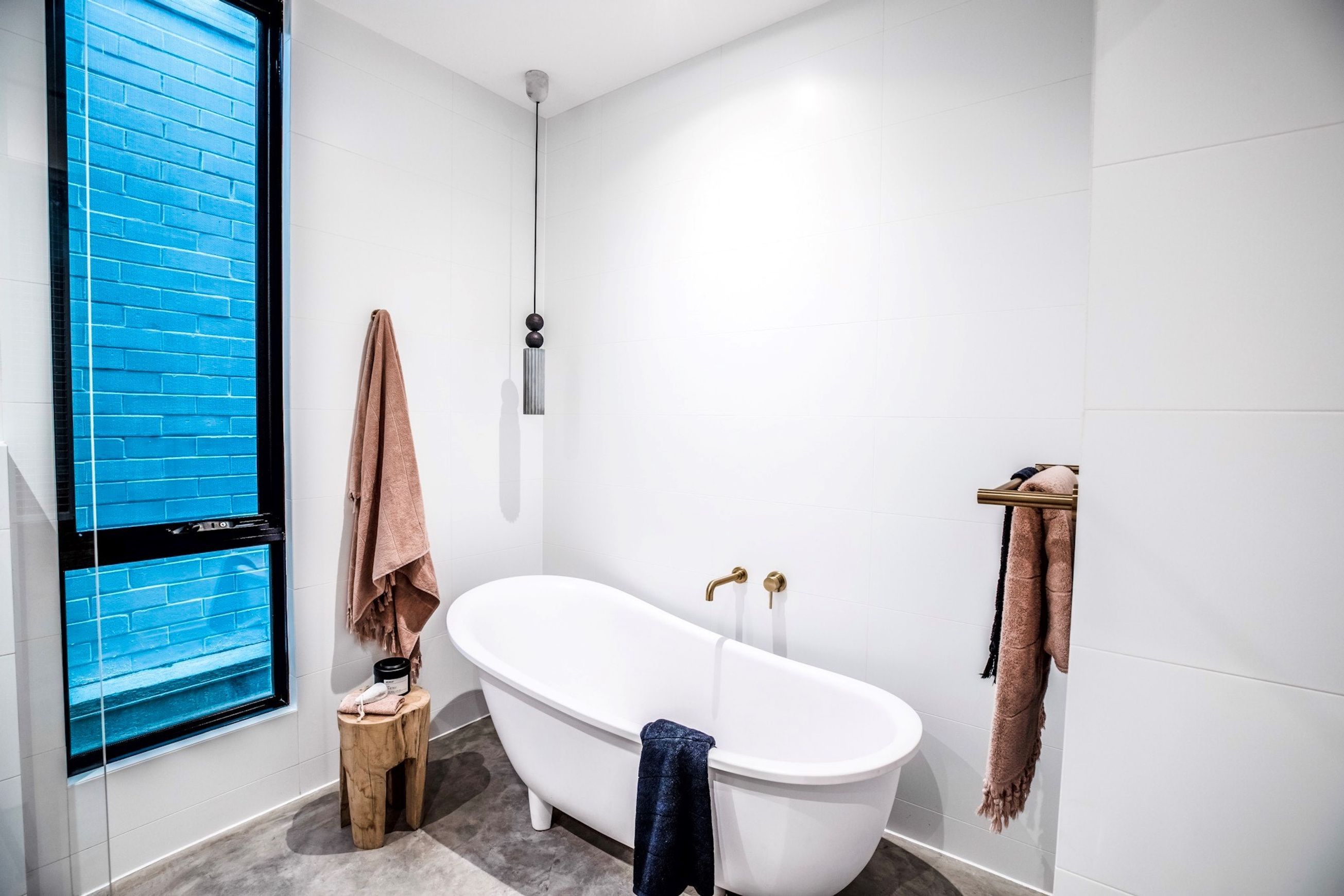 Olivier Freestanding Traditional Stone Bath