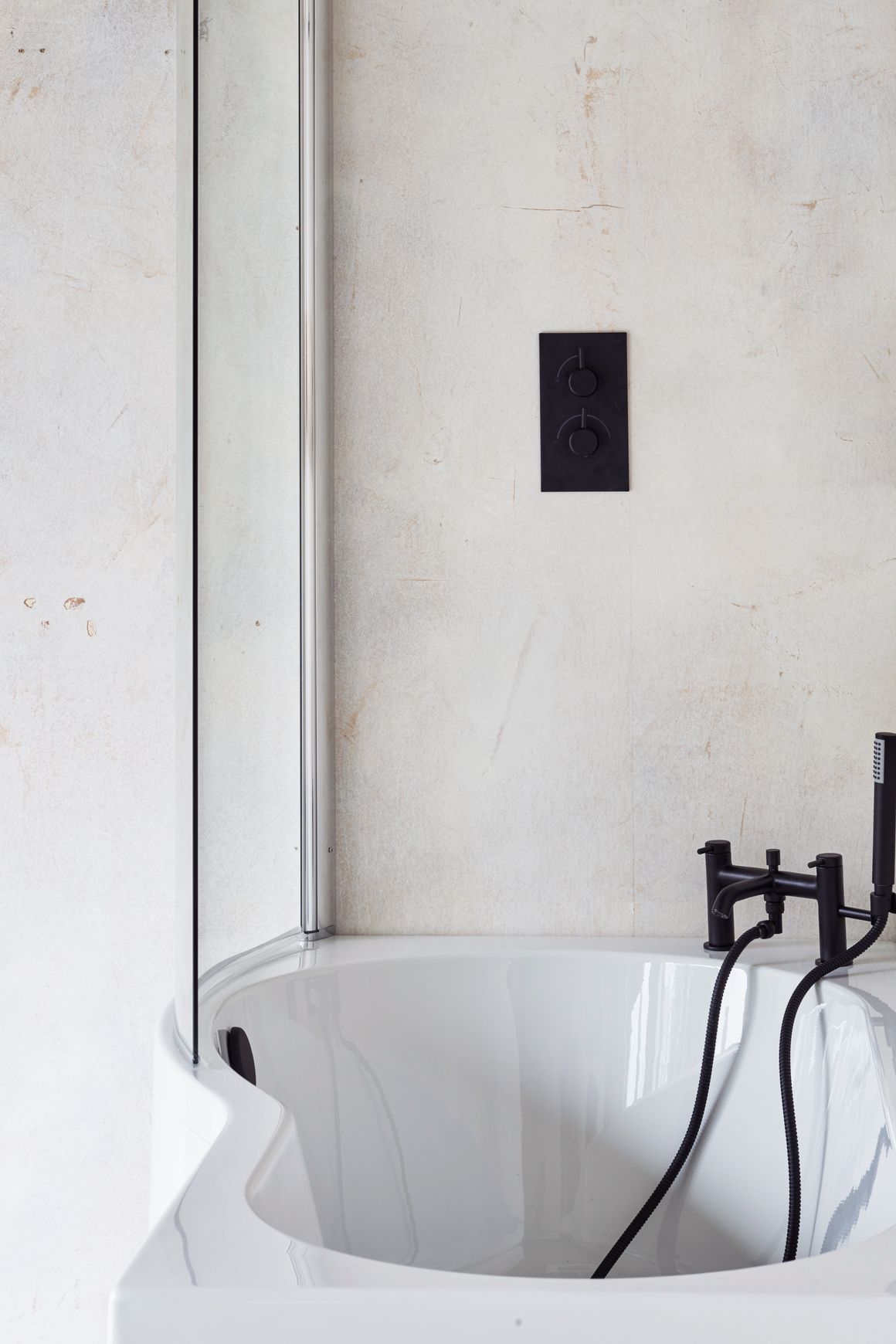 B Shower Acrylic Bath (Right or Left)