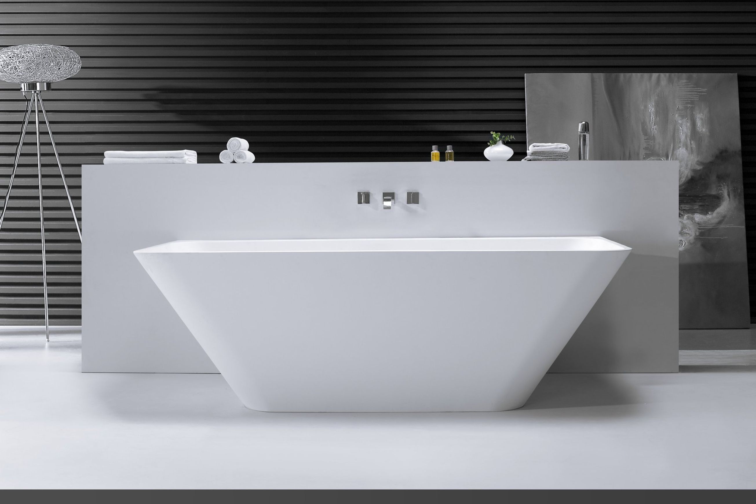 B053 Versitile Back-to-wall Hugi Bath 1800mm