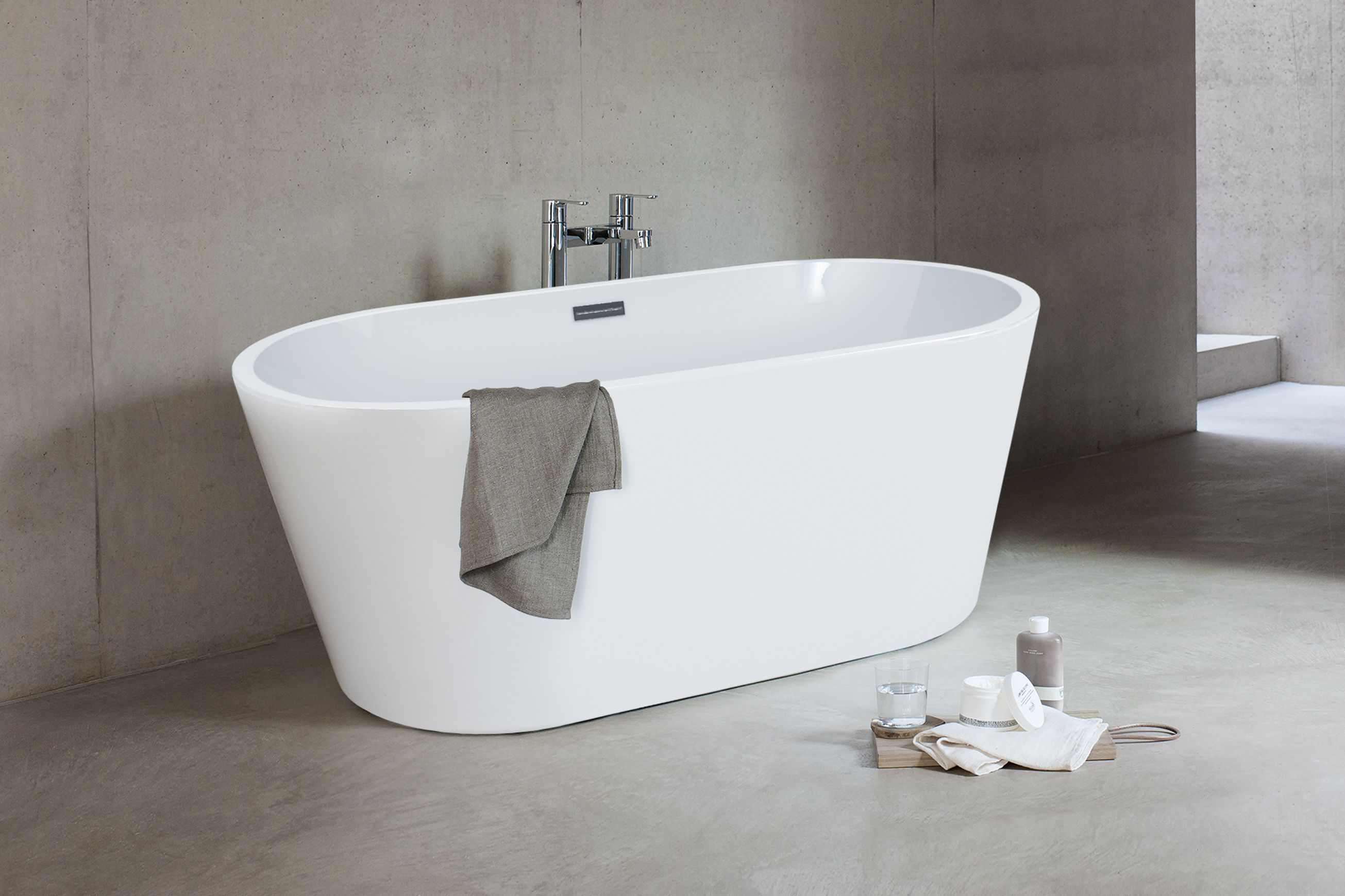 Relax 1700 Acrylic Bath