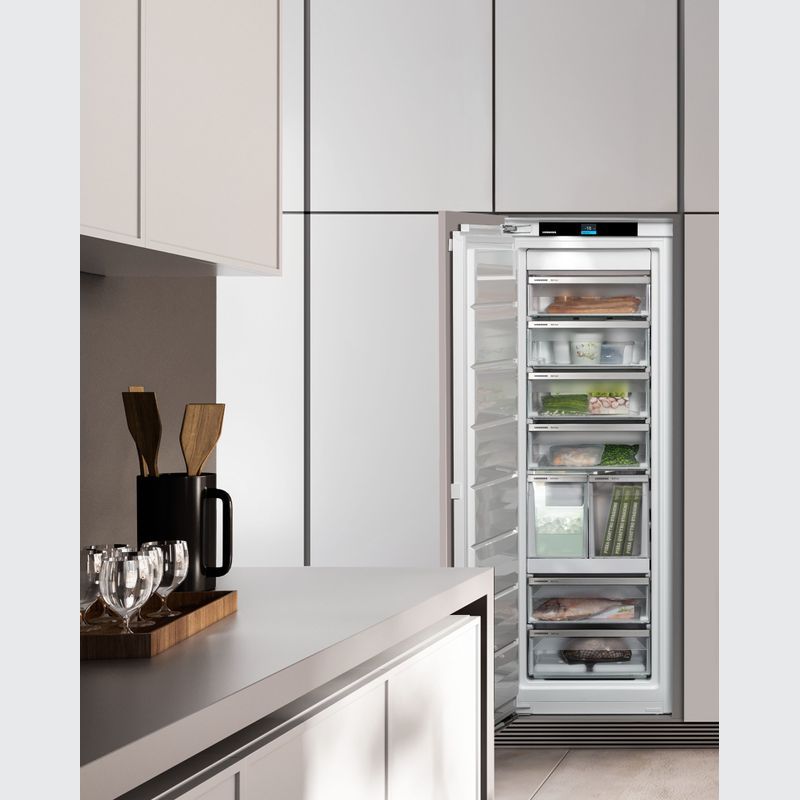 SIFNh5188 Peak Integrated Freezer with IceTower