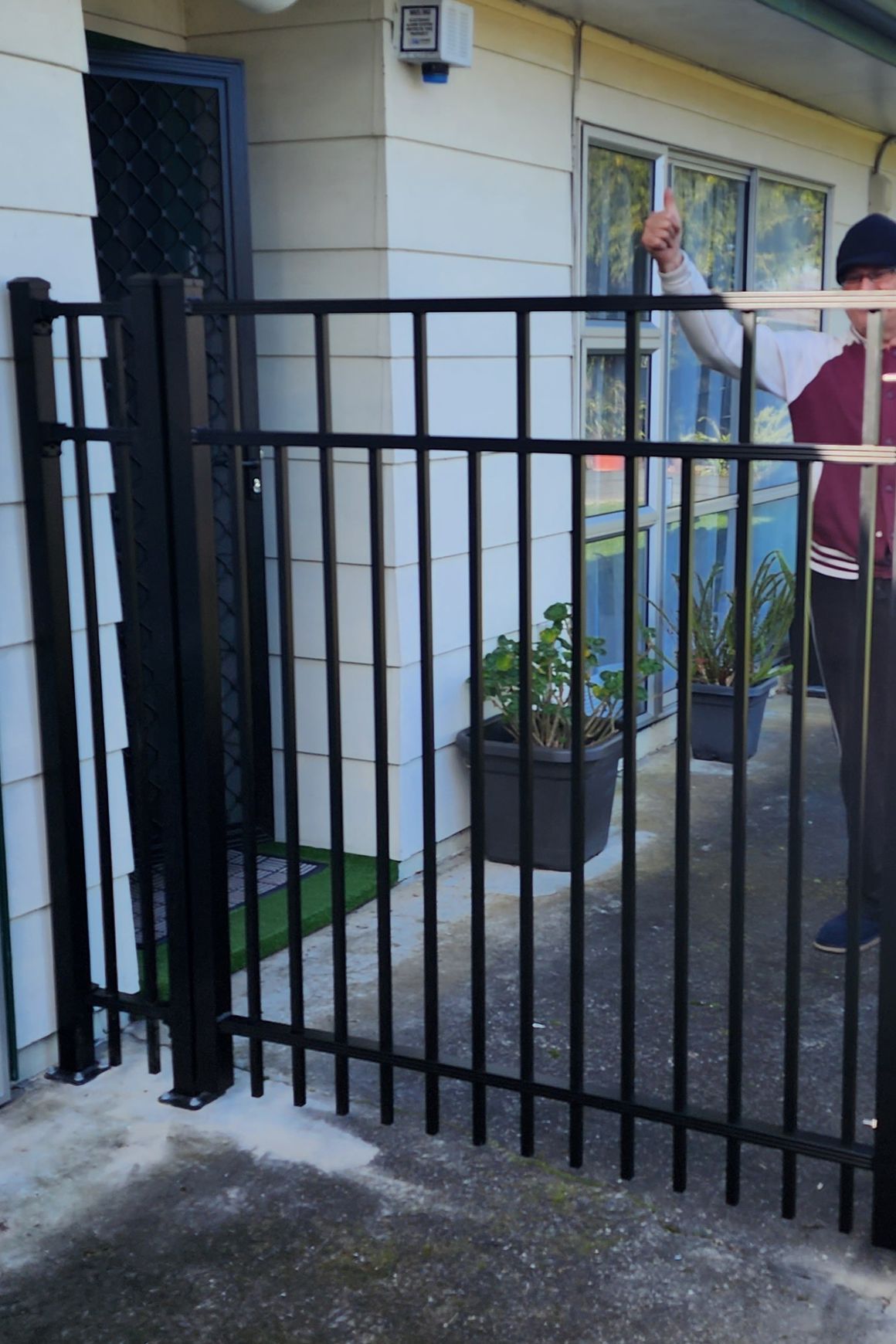 Juralco Advante Gates