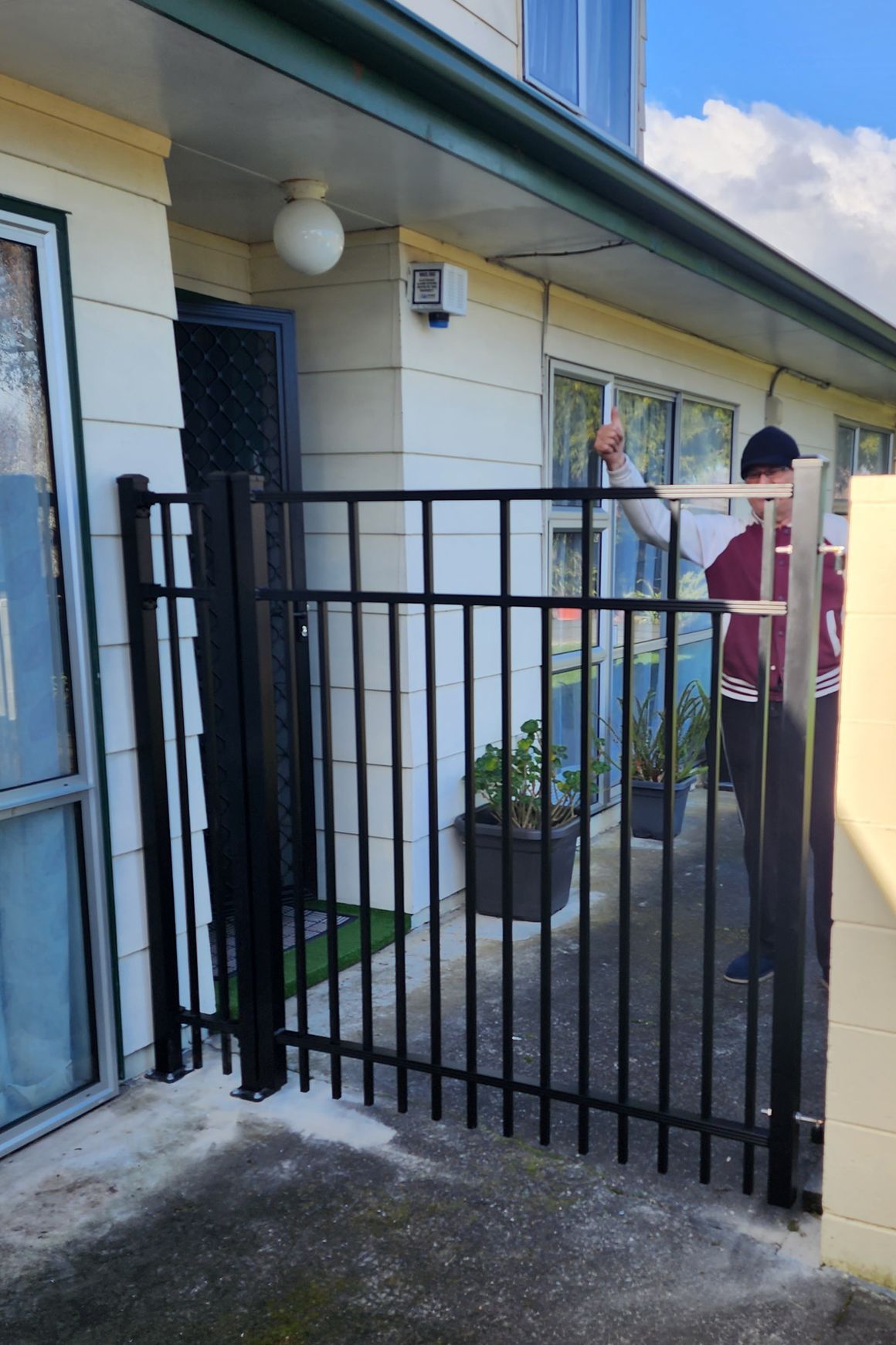 Juralco Advante Gates