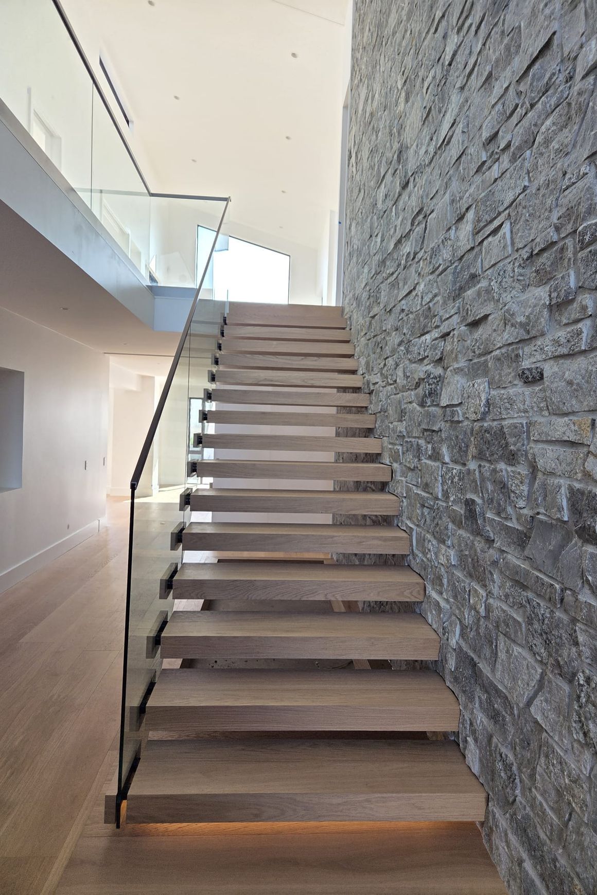 Skyrail CG-SD and DD Disc Series | Glass Balustrades