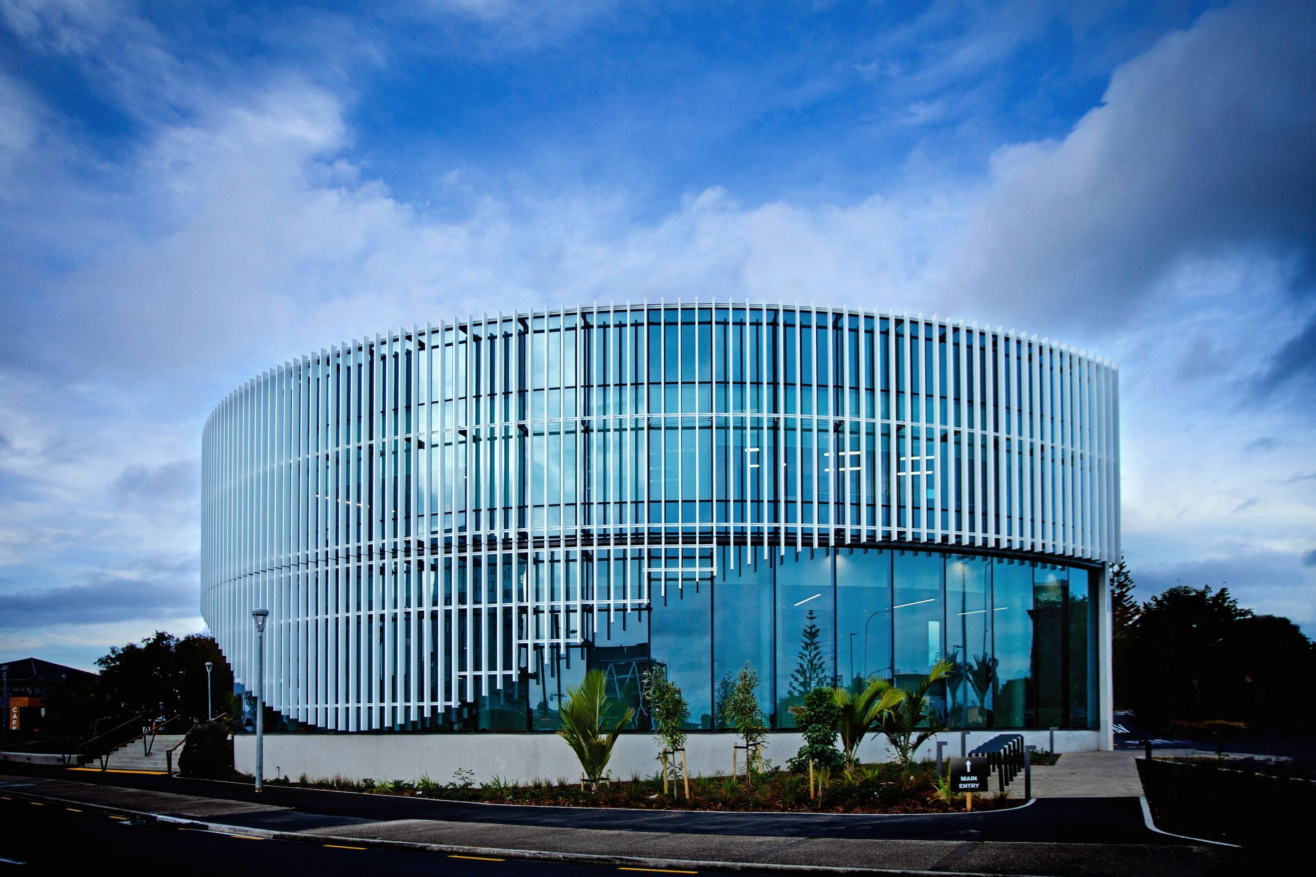 PW1000 4 sided flush glazed unitised curtainwall