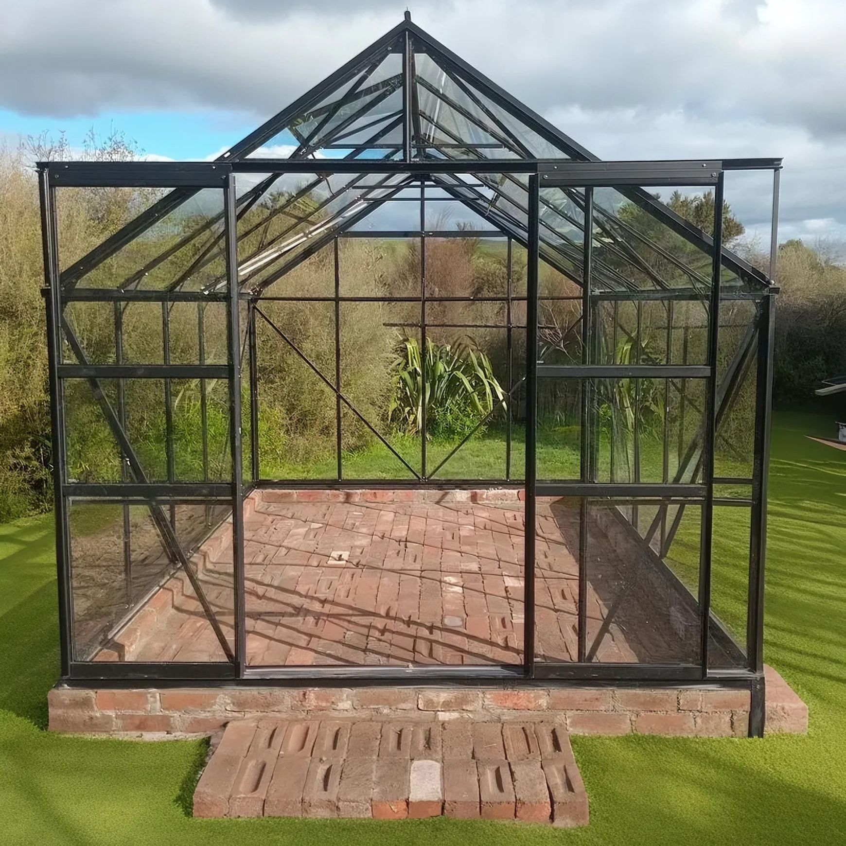 Glasshouse 4mm Toughened Glass 2570 x 3210 x 2320mm