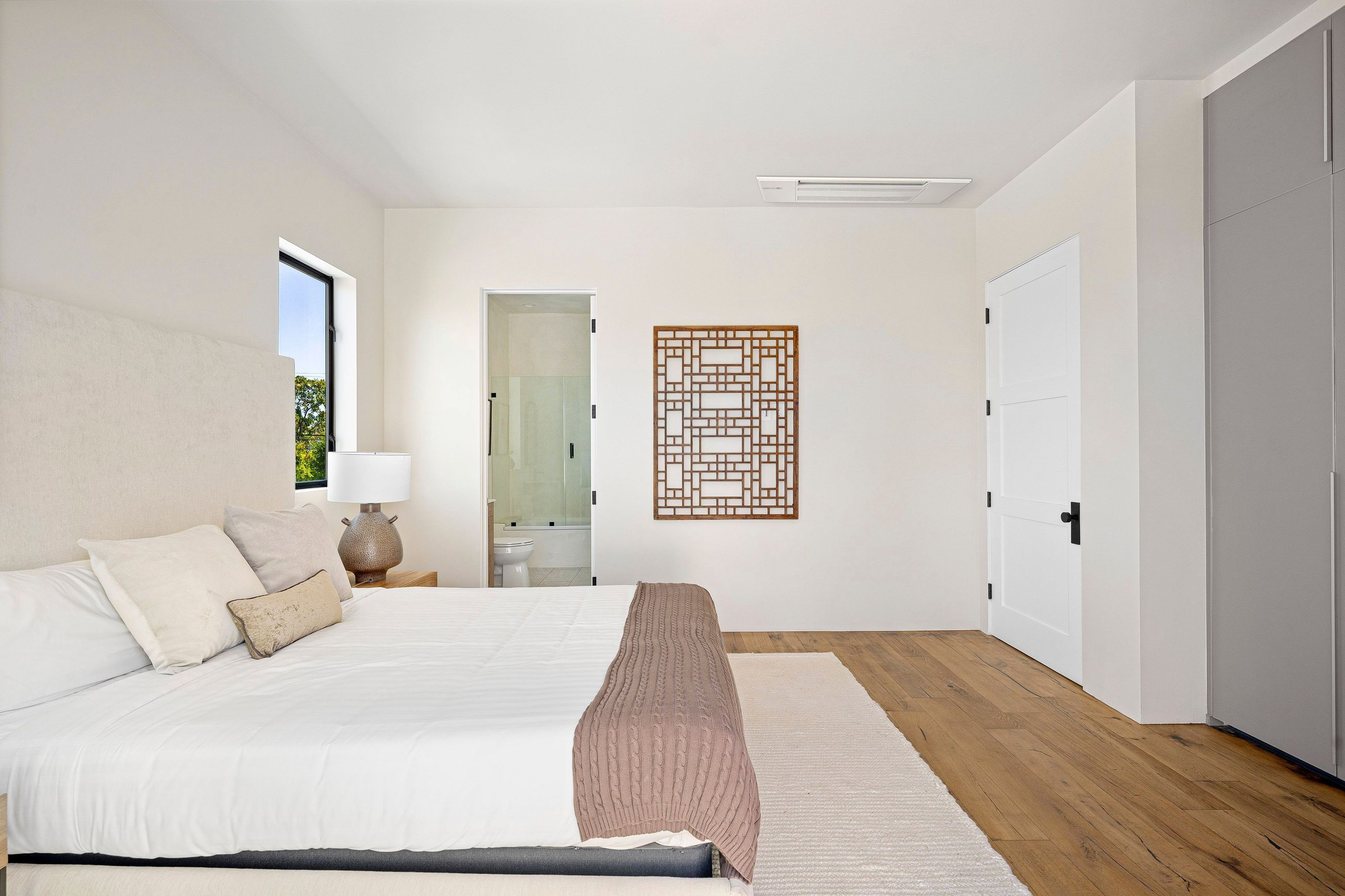 AireTile Slim MLZ One-Way Cassette Heat Pump