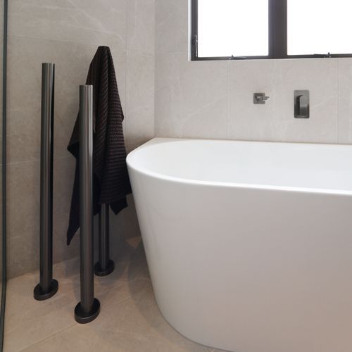 Code Pure Freestanding Heated Towel Rail 1000Mm