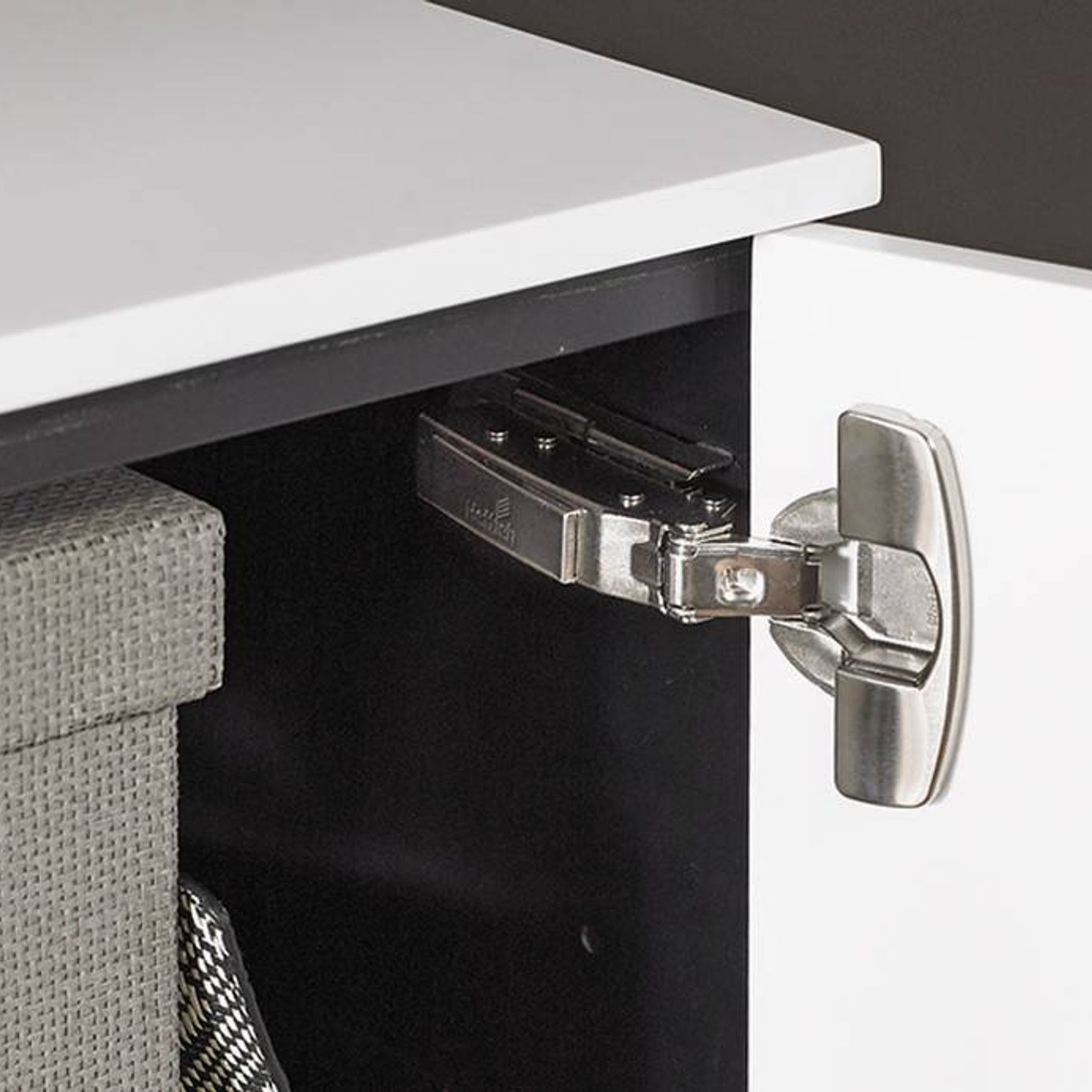 Sensys | Premium Soft-Close Hinge