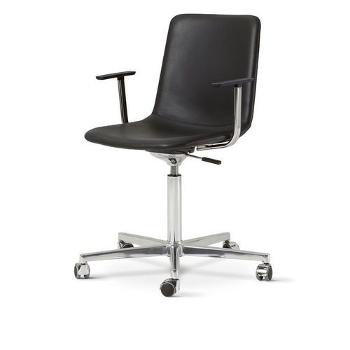 Pato Executive Armchair Castors by Fredericia