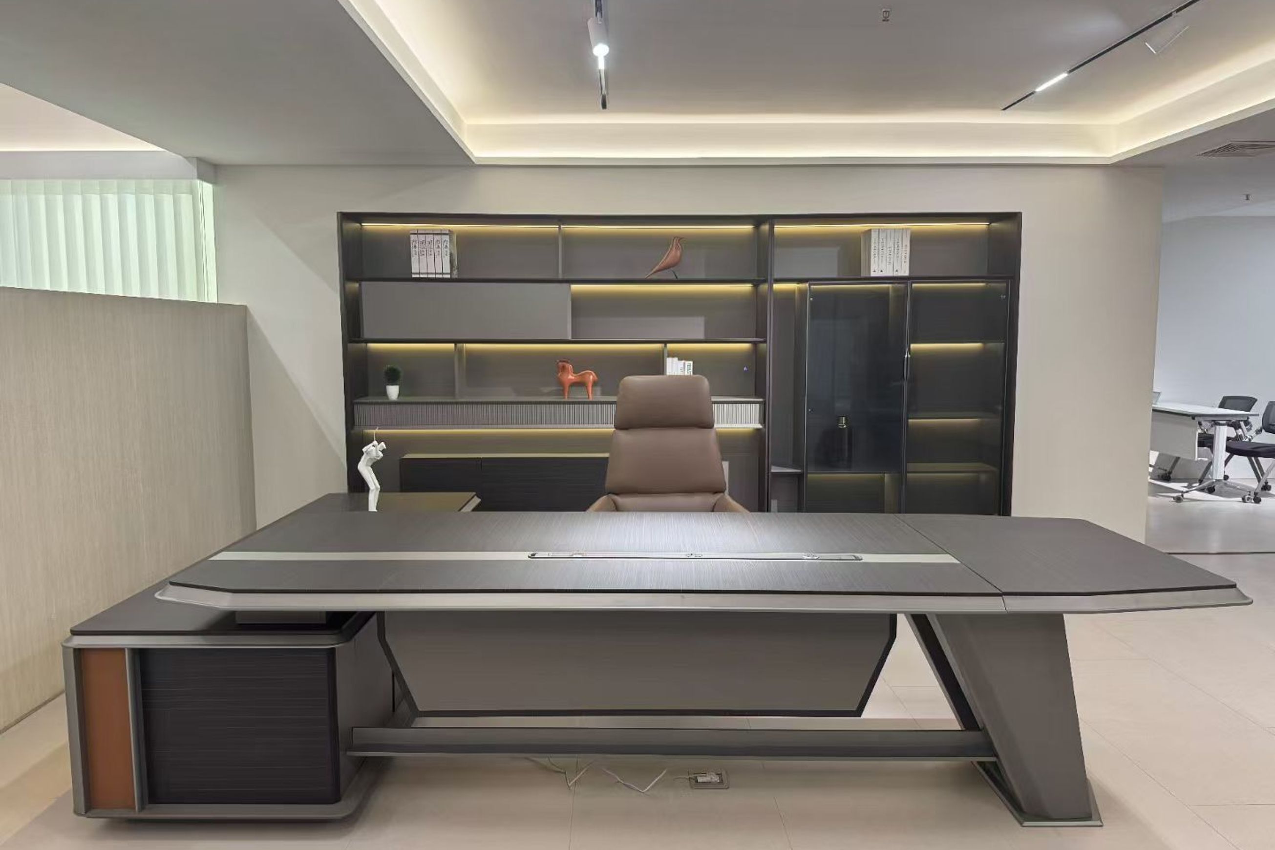 Luxury Office Tables