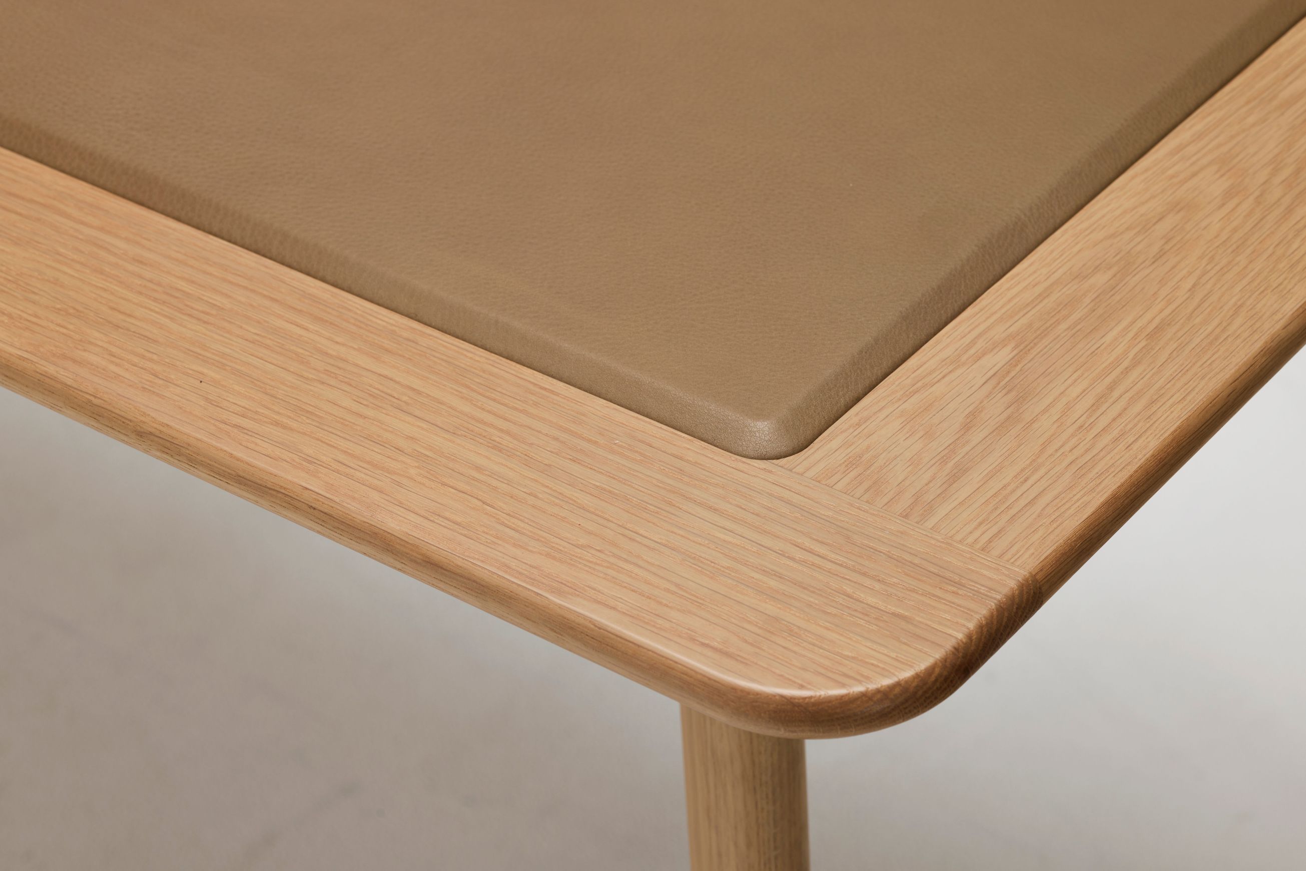Aire | Desk