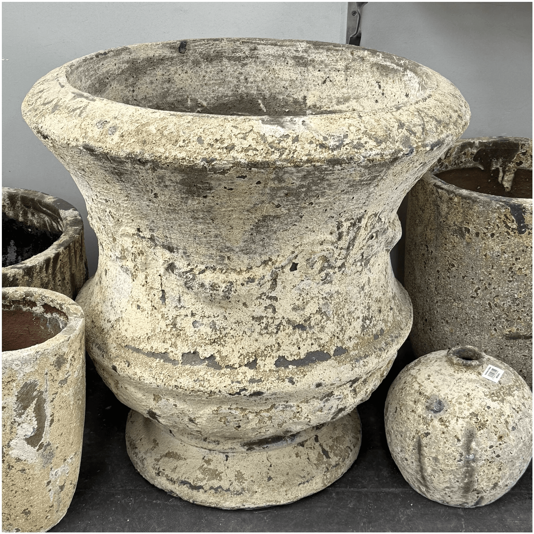 Atlantis - Thistle Urn