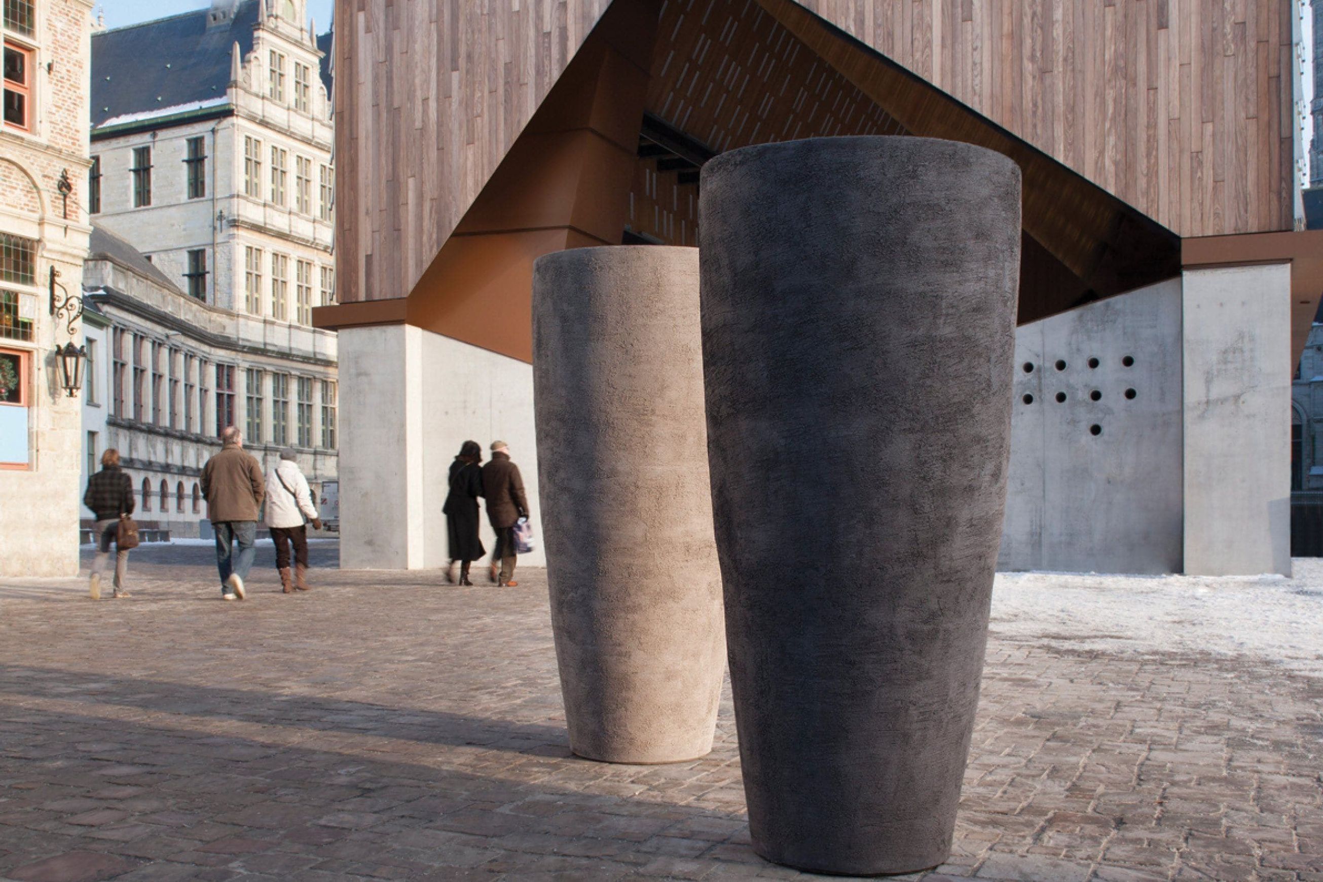 AH140 Outdoor Pots