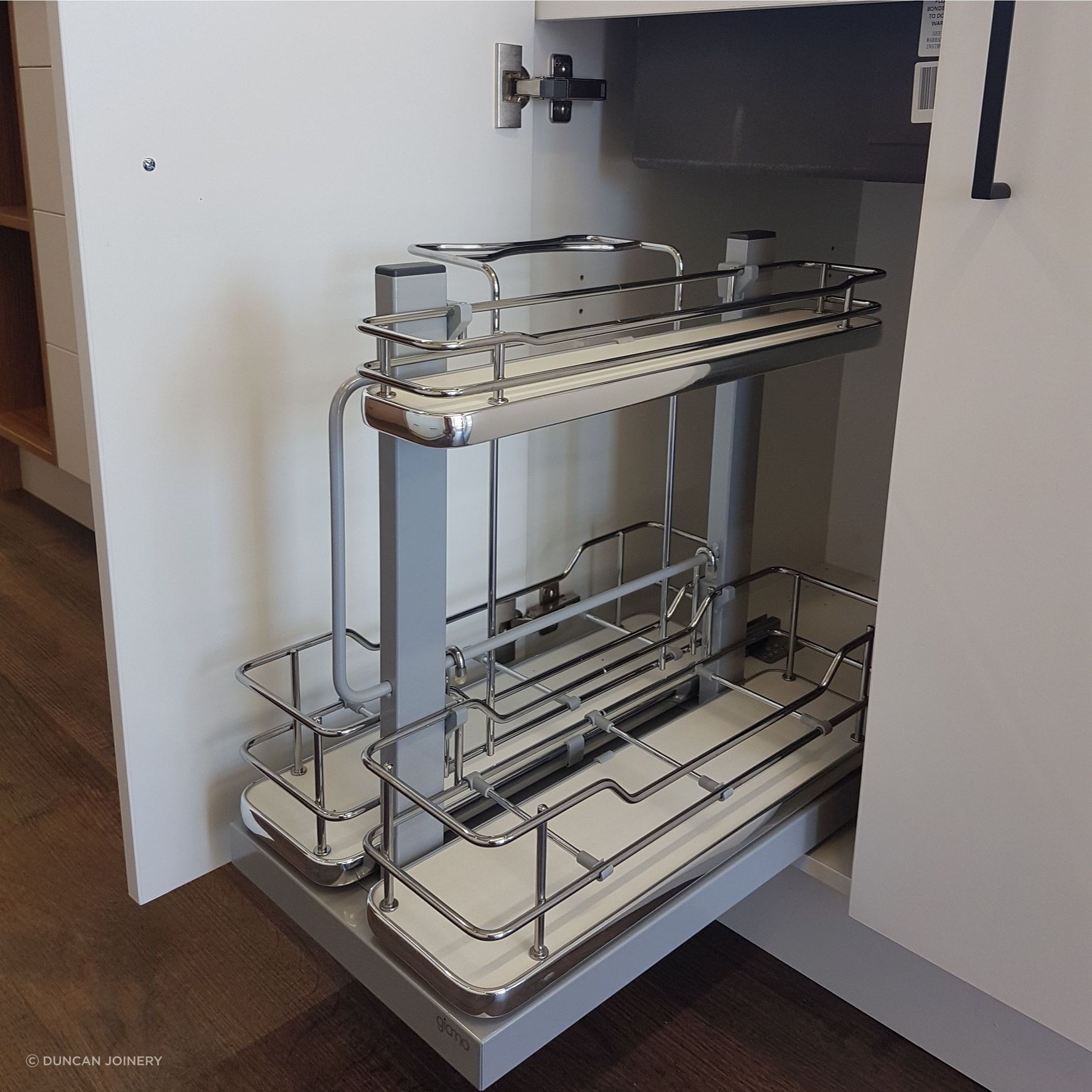 FIT Giamo Cleaning Supplies Storage