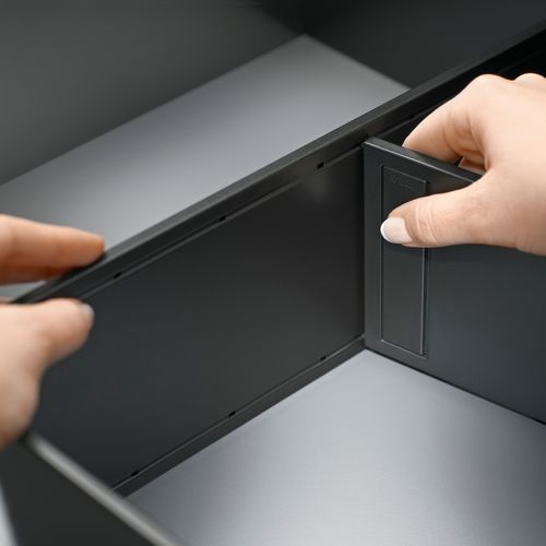 Cross Divider for Narrow Steel Frames