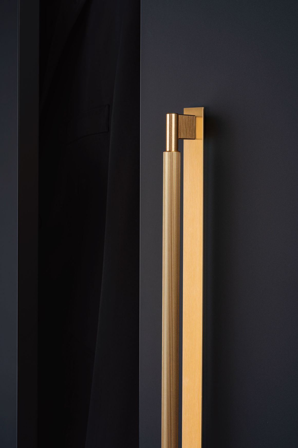 ARPA PLATE Cabinet Handle