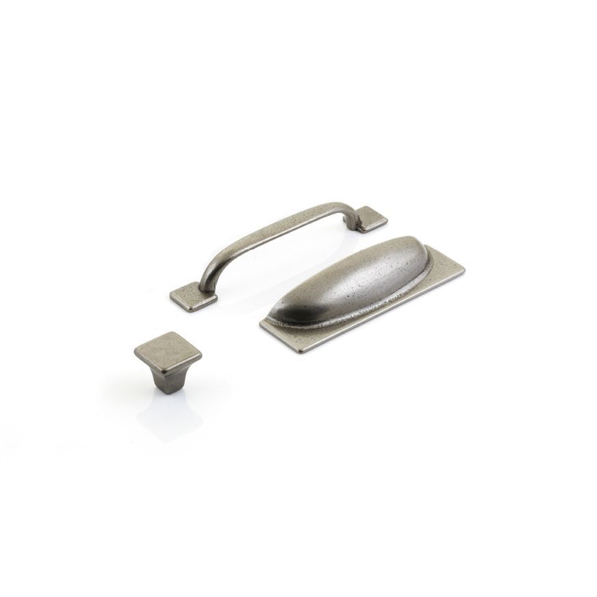 George Collection | Handles