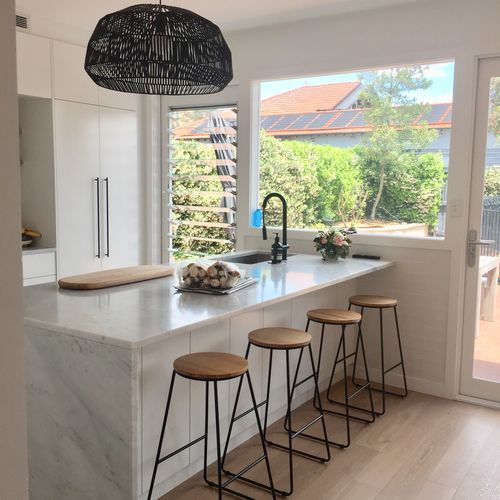 Classic Contemporary Kitchen